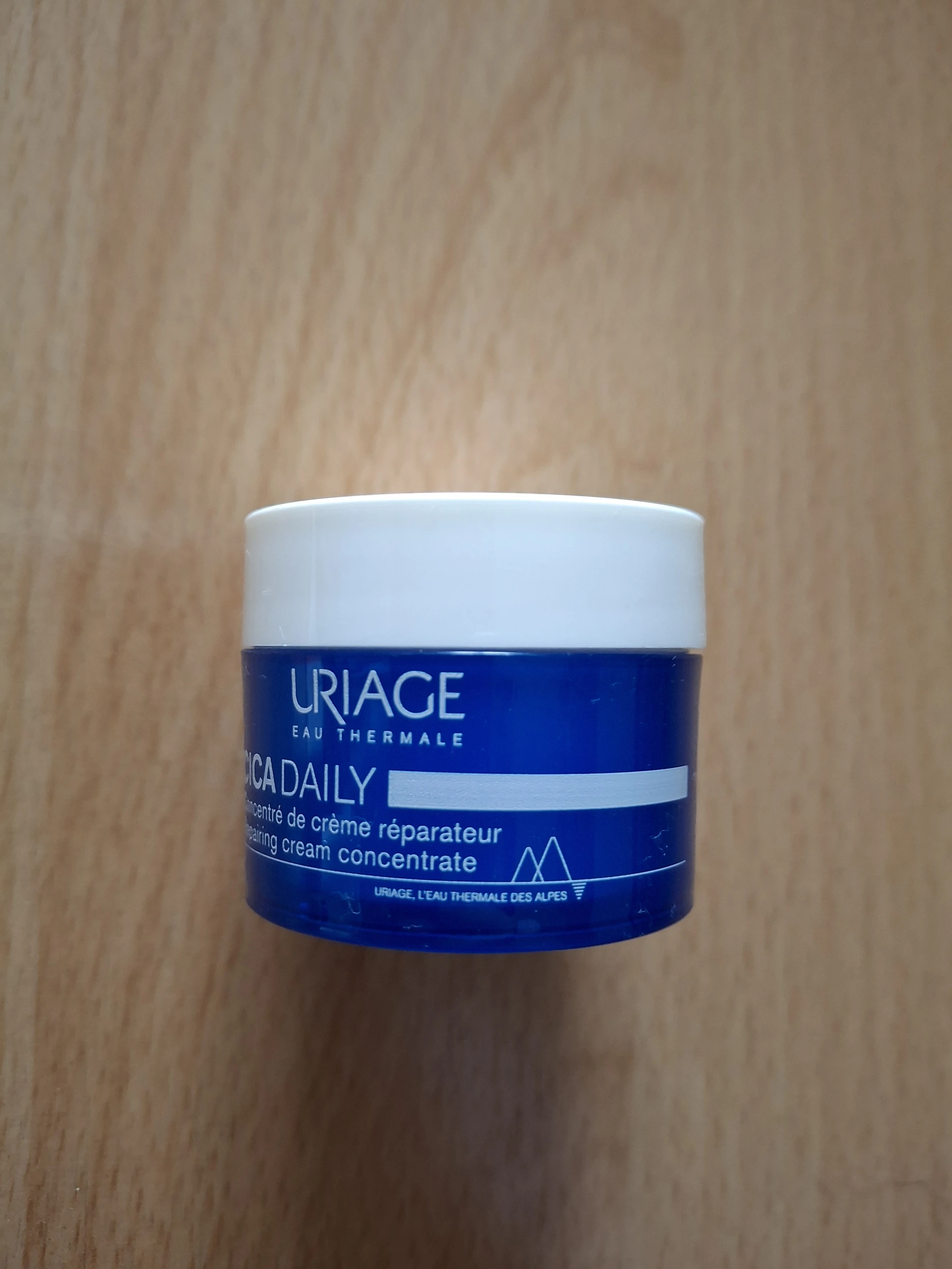 Uriage Bariéderm Cica Daily Regeneráló Arckrém