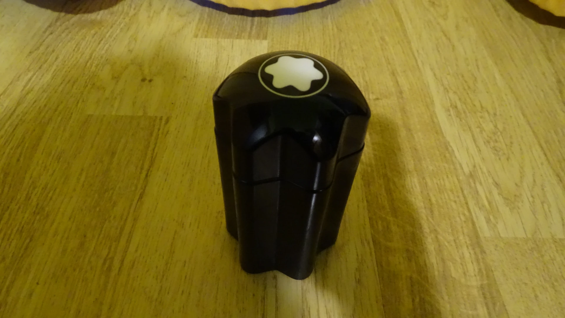 Montblanc Emblem üvegében
