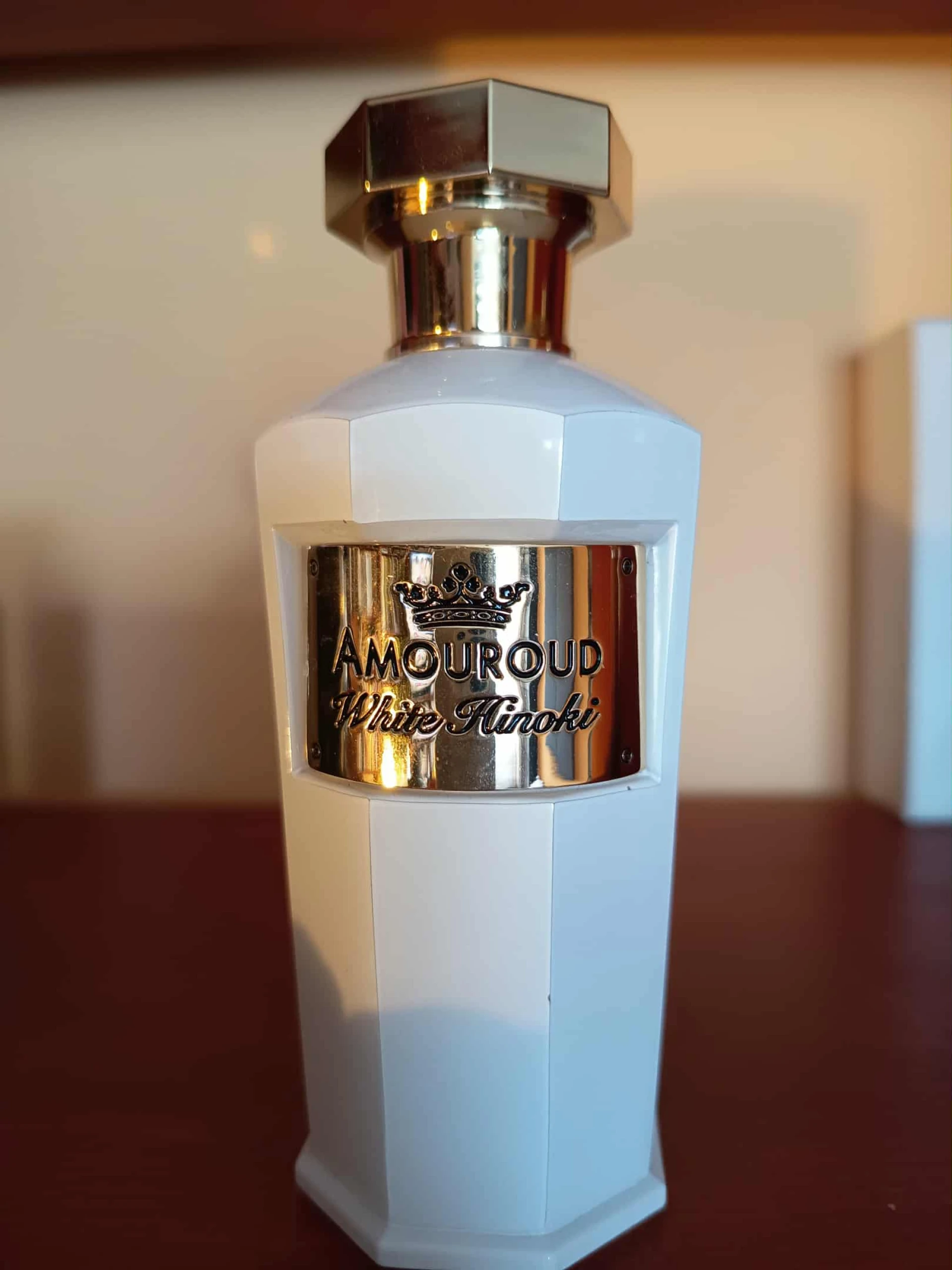 Amouroud White Hinoki parfüm