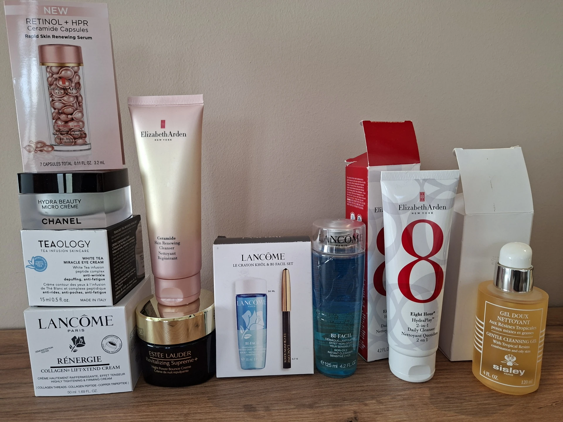Estée Lauder Revitalizing Supreme+ Night Power