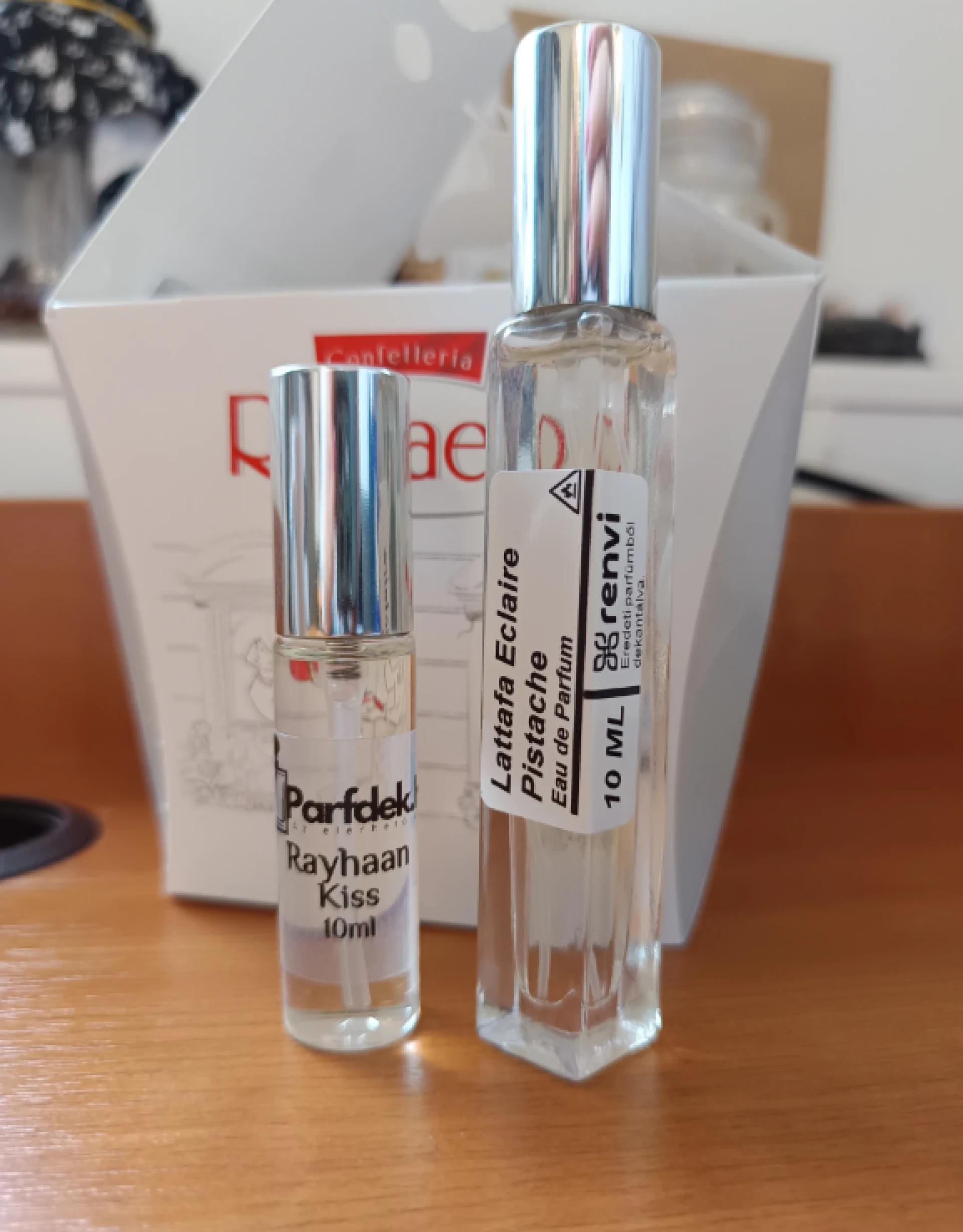 Lattafa Eclaire Pistache és Rayhaaan Kiss 10 ml dekantok (édes, gourmand illatok)