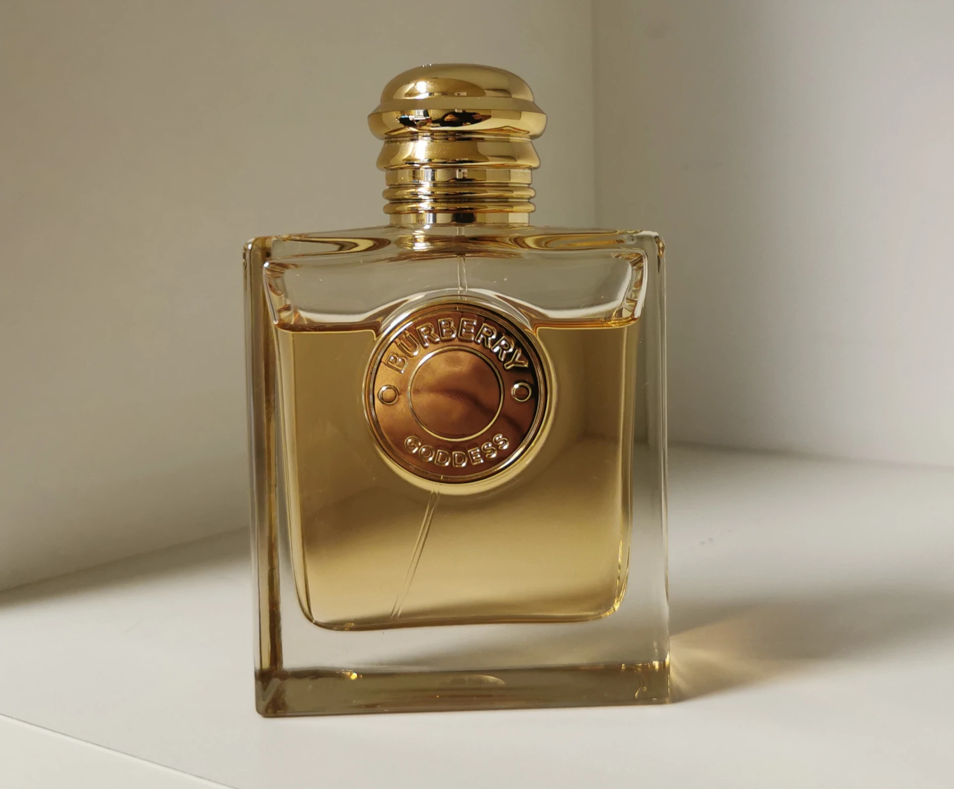 Burberry Goddess EDP fújósok