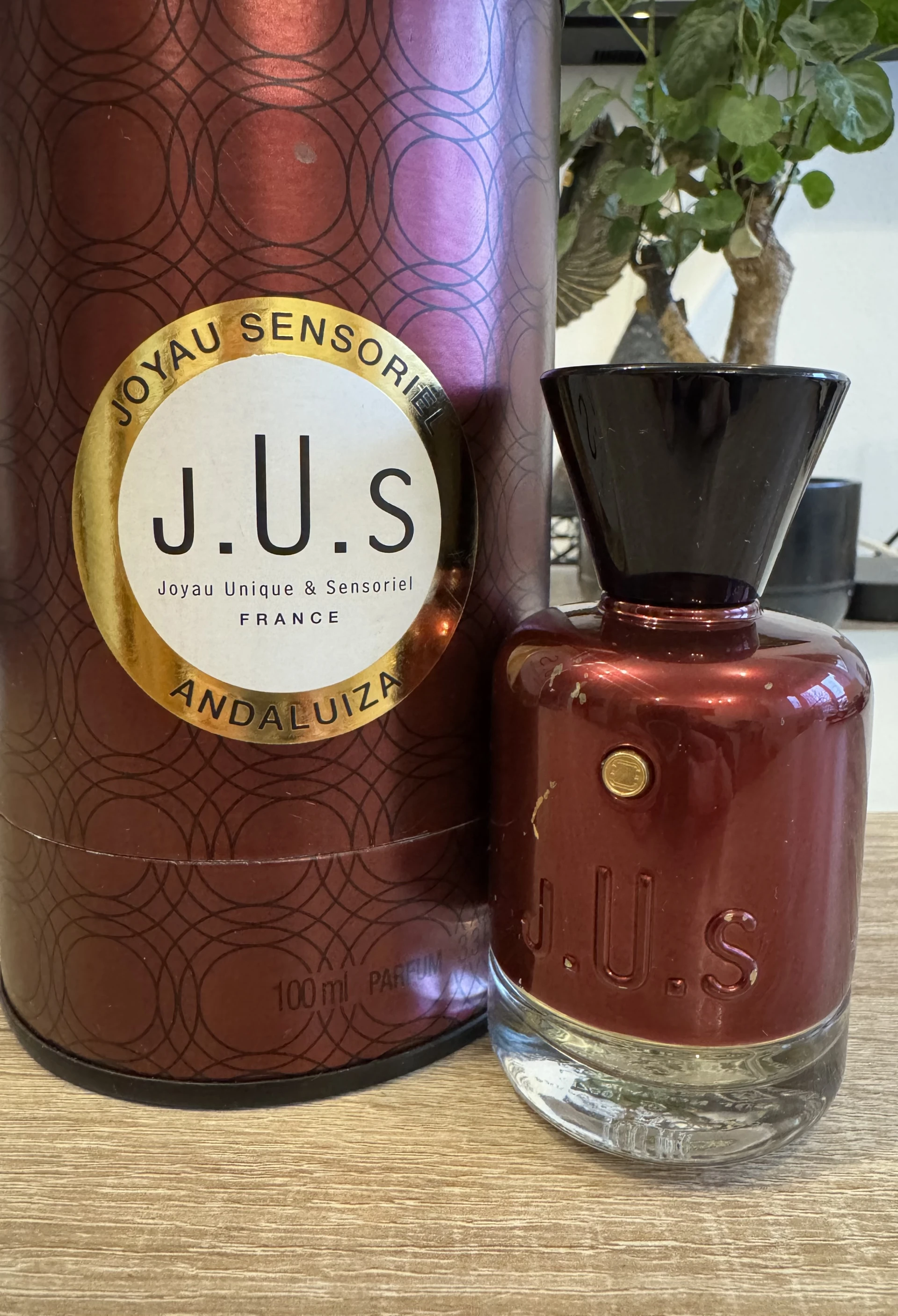 Fújósok, J.U.S. Parfums Andaluiza
