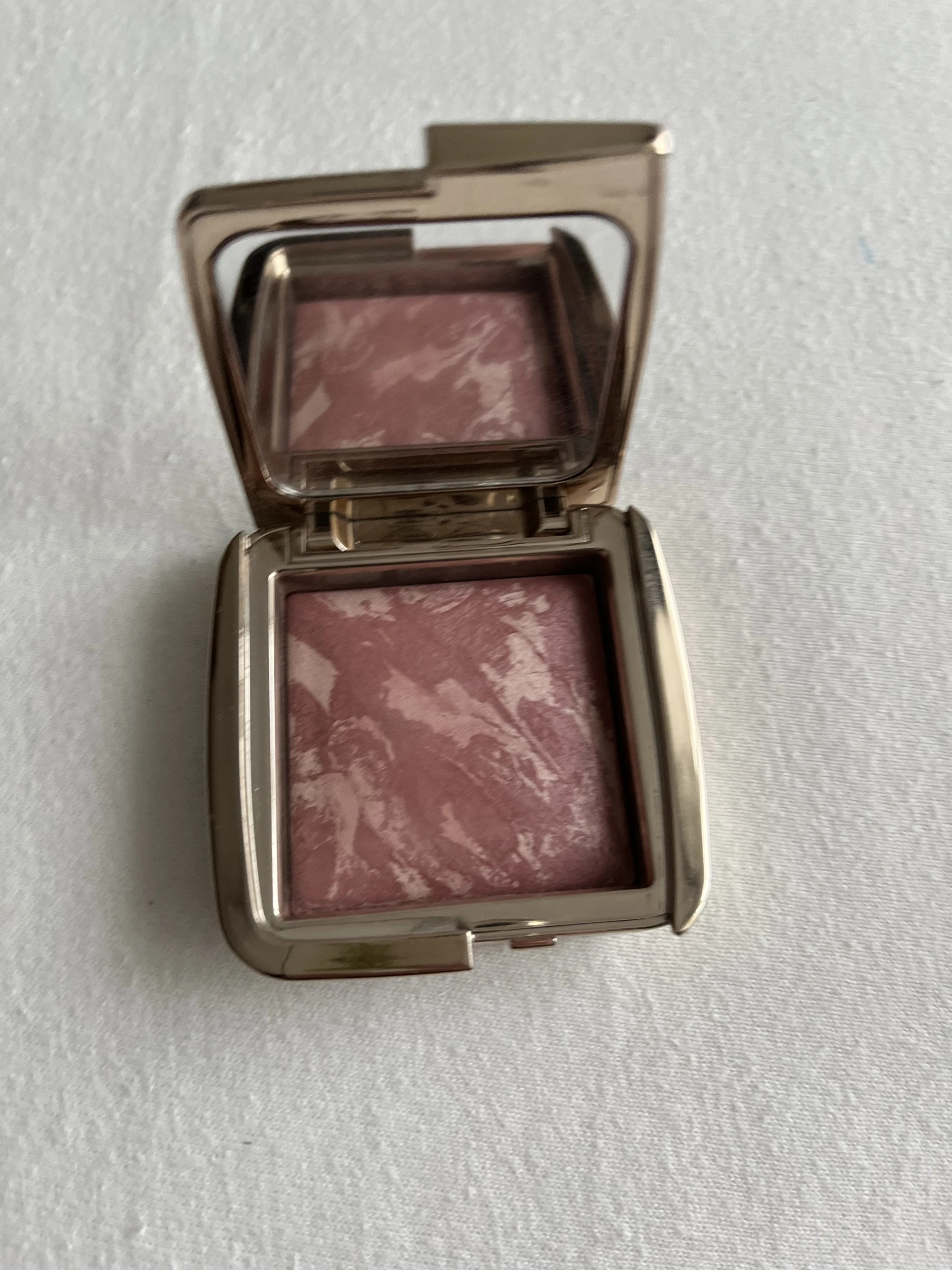 Hourglass Ambient Lighting Blush