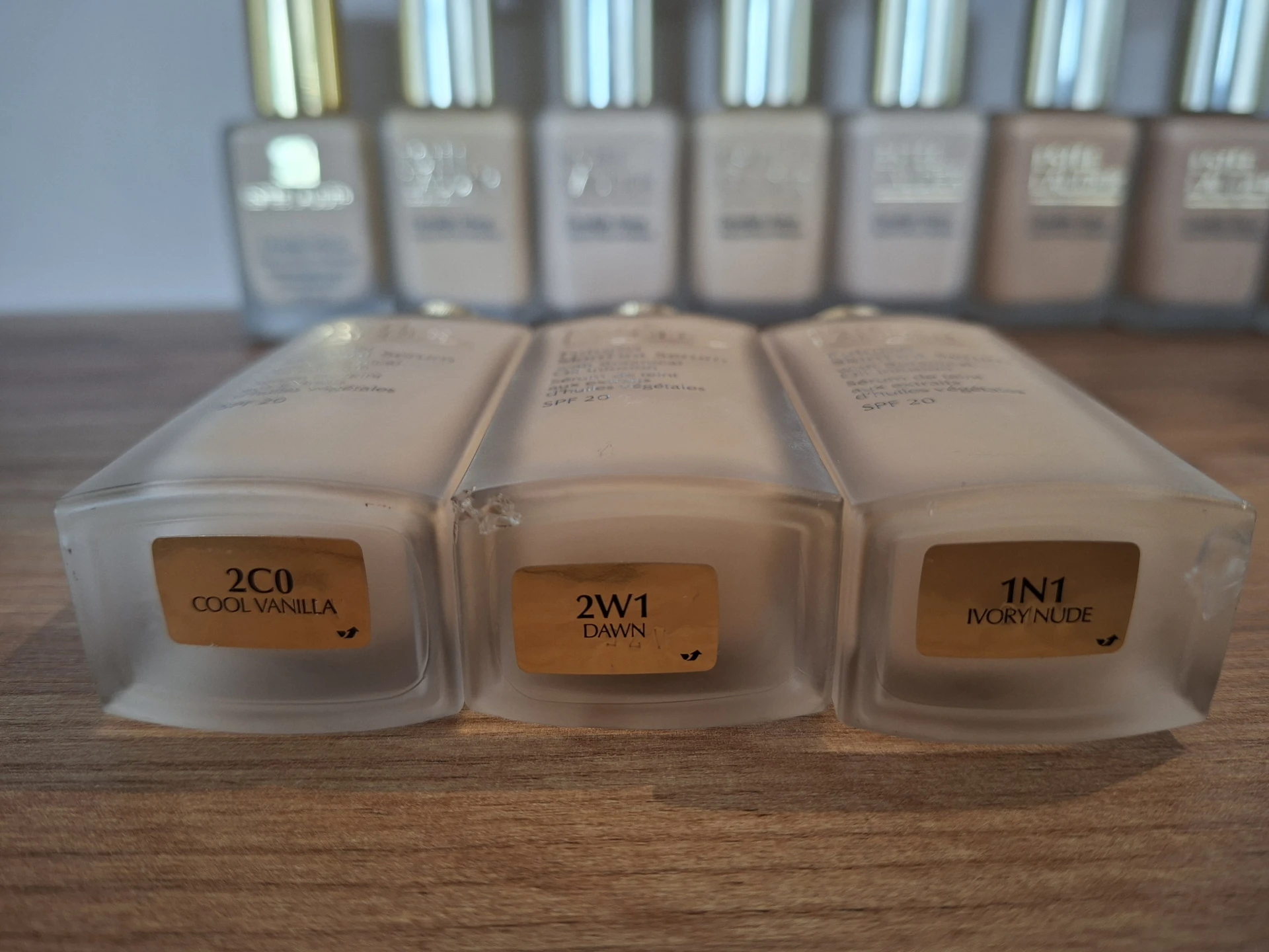 Estée Lauder Futurist Skin Tint Serum Alapozó