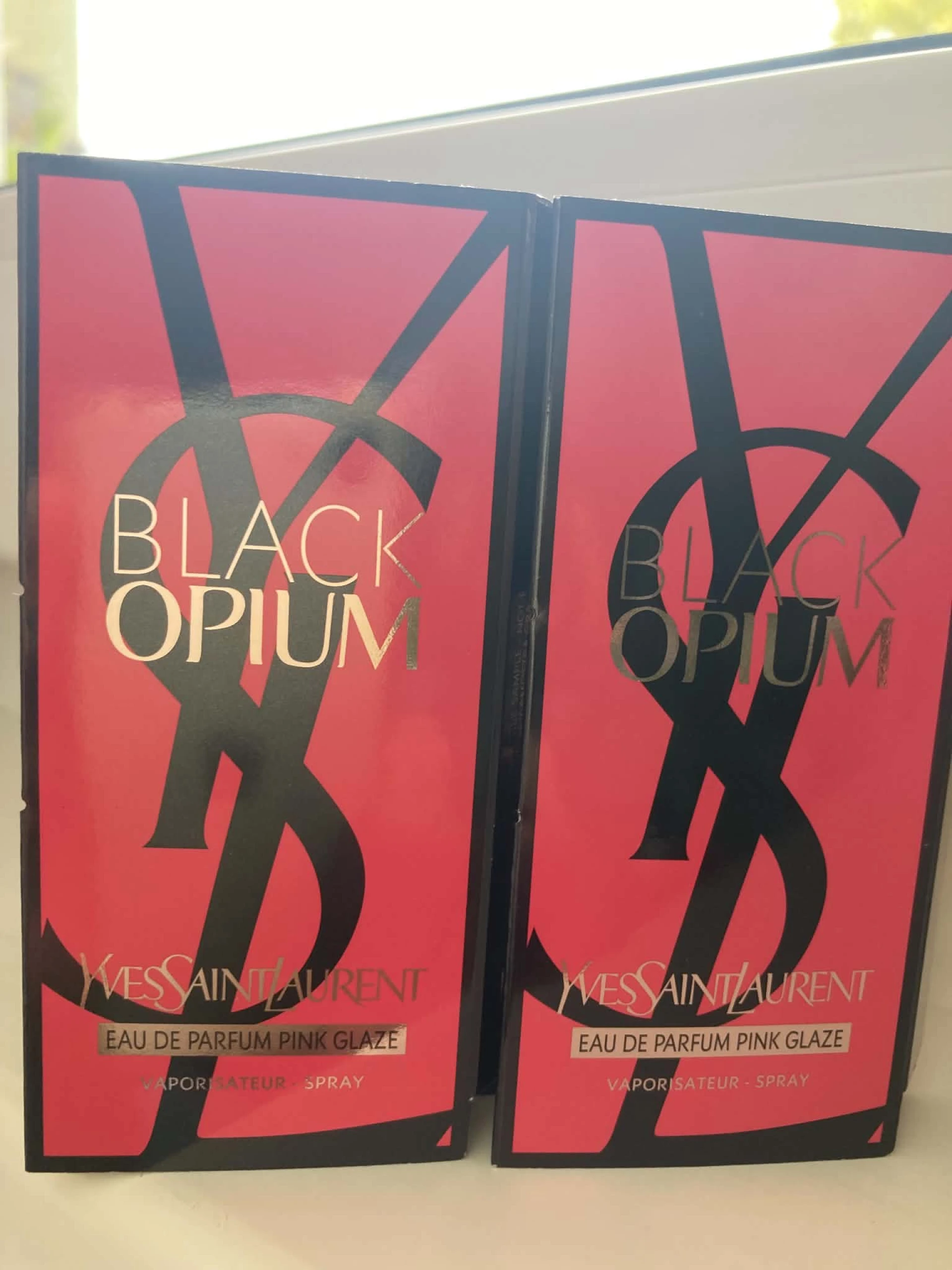 Yves Saint Laurent Black Opium Pink Glaze EDP minták
