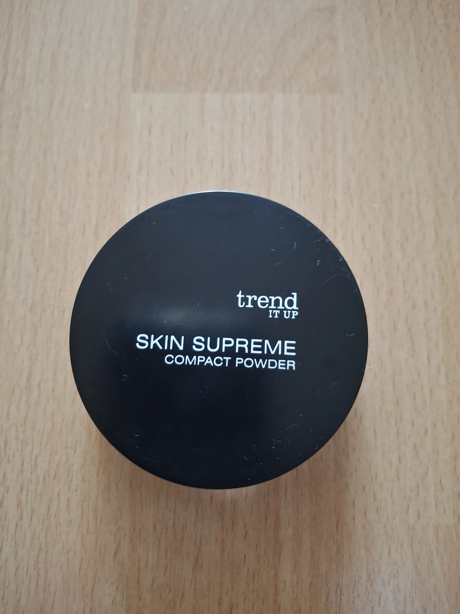 Trend It Up Skin Supreme Kompakt Púder, 010-es világos árnyalat