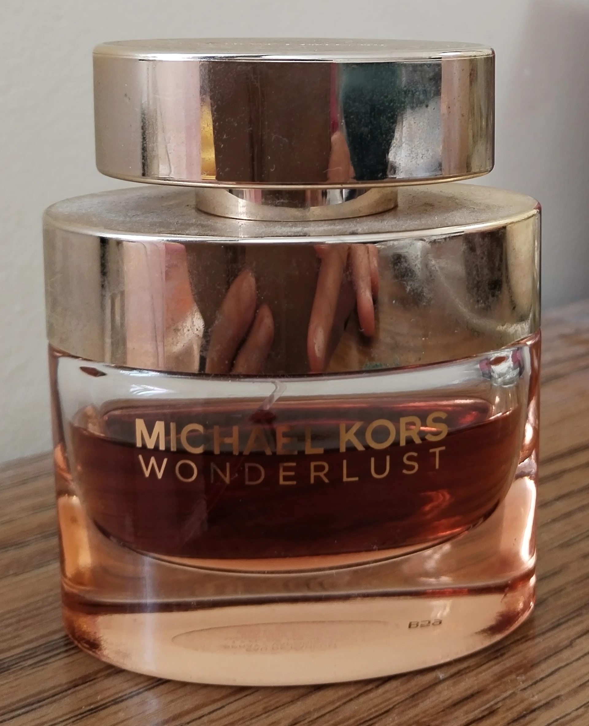 Michael Kors Wonderlust EDP üvegében