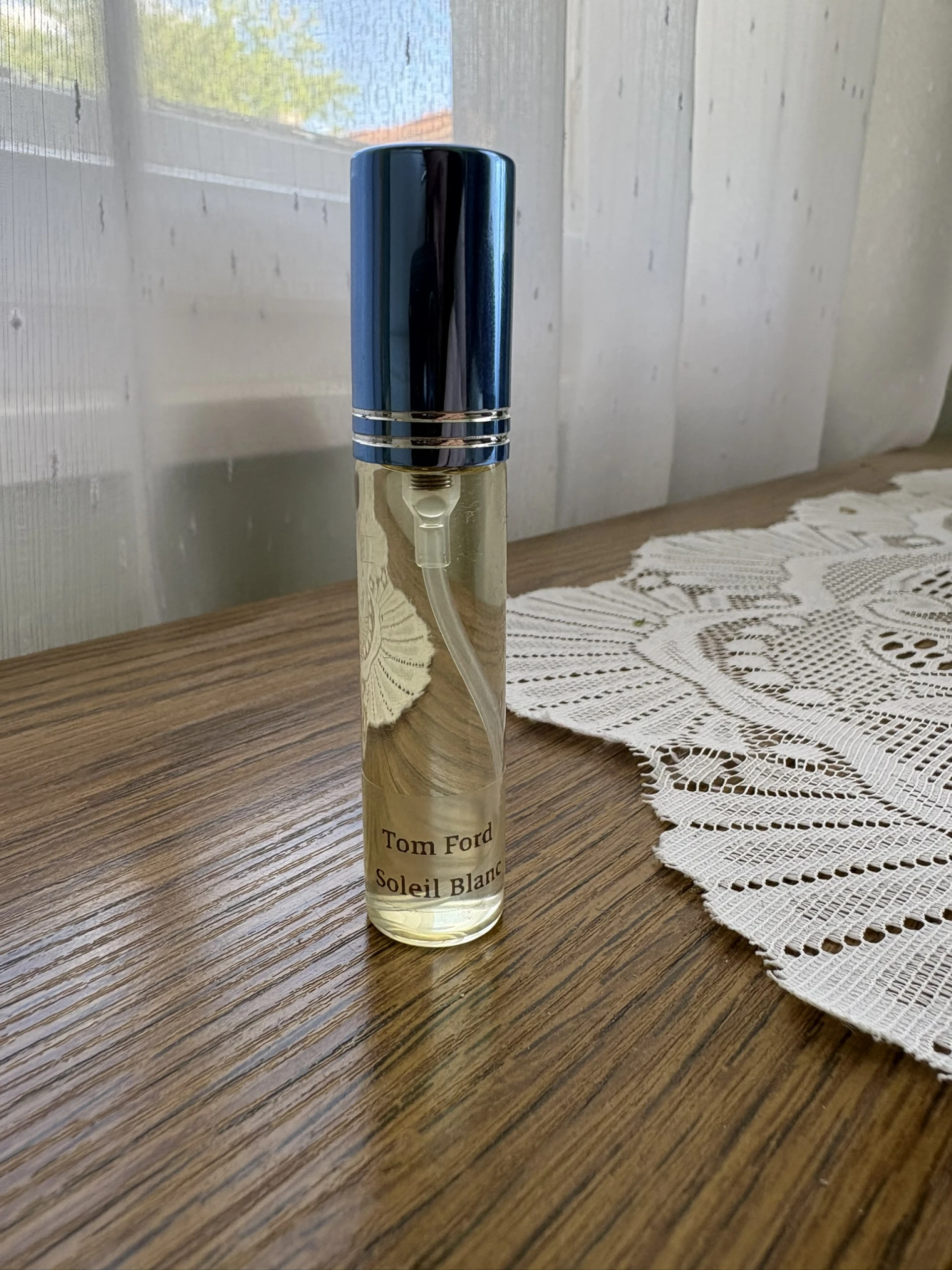 Tom Ford Soleil Blanc EDP dekant