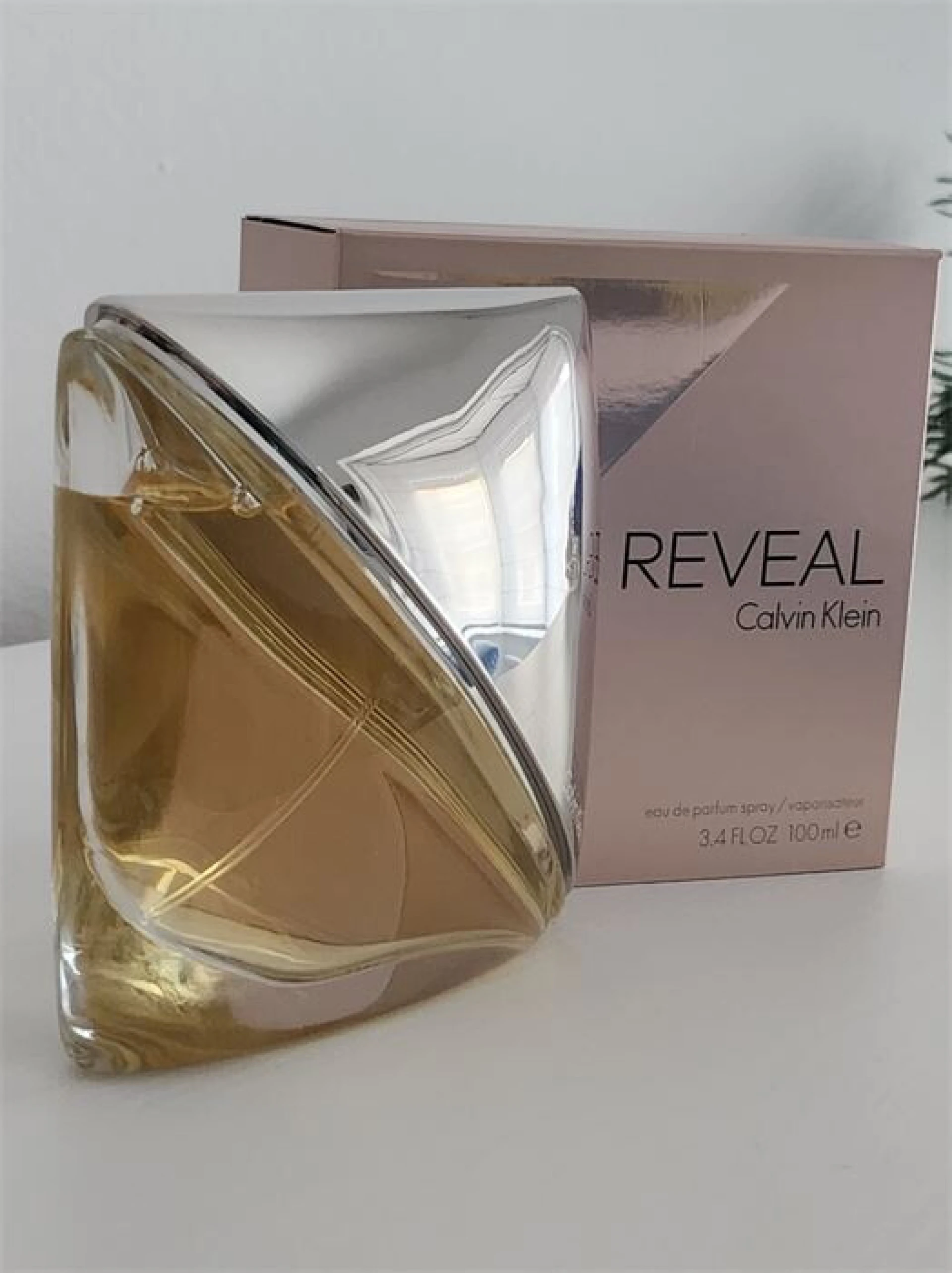Calvin Klein Reveal