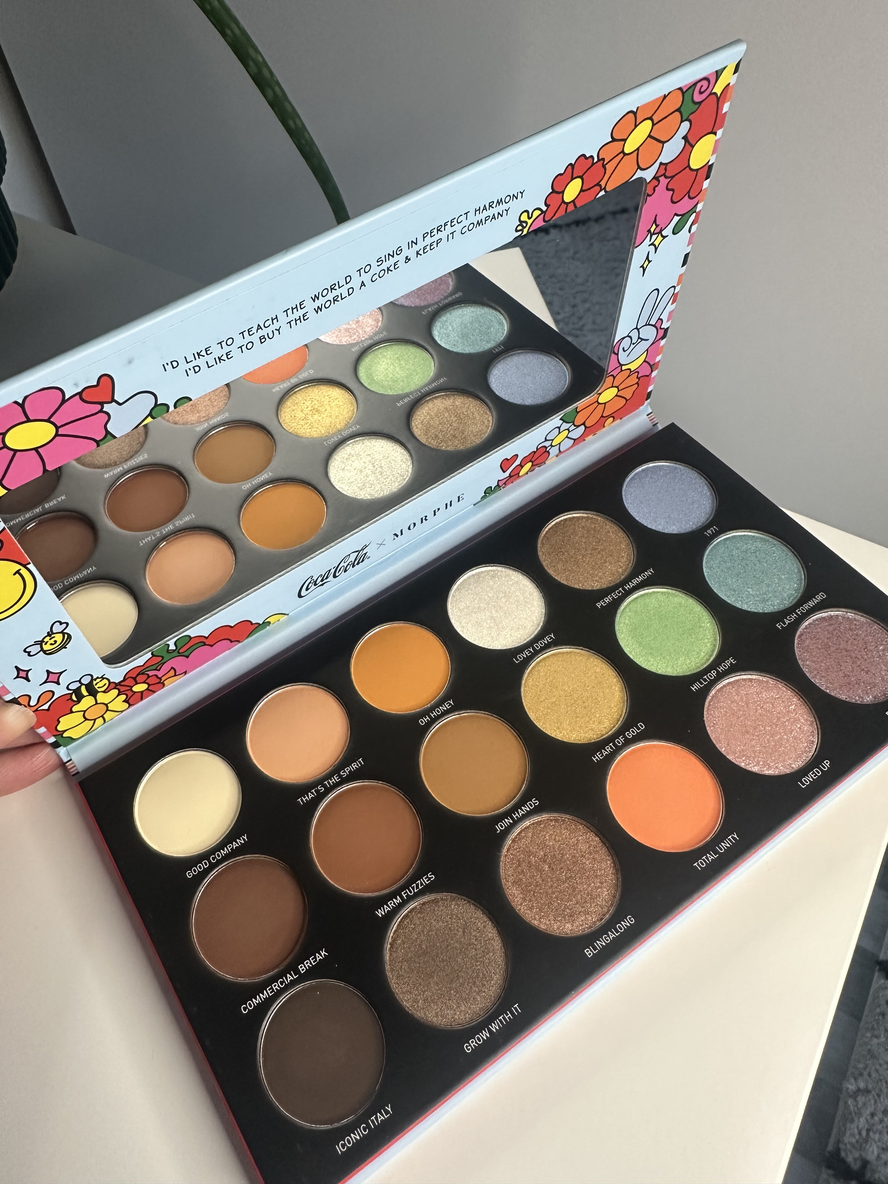 Morphe Coca Cola 1971 The Unity Collection Palette