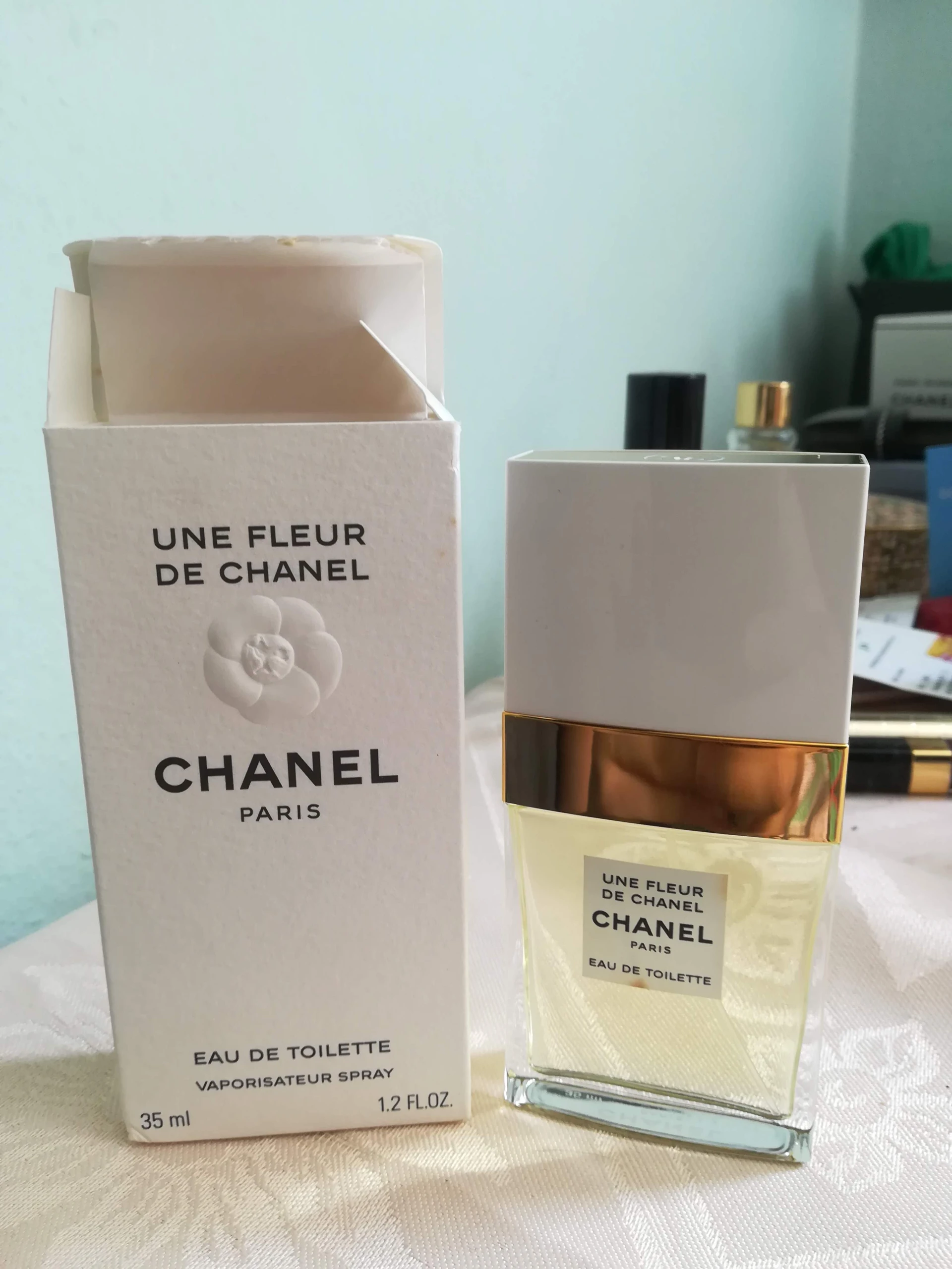 RITKA Une Fleur de Chanel fújós minta