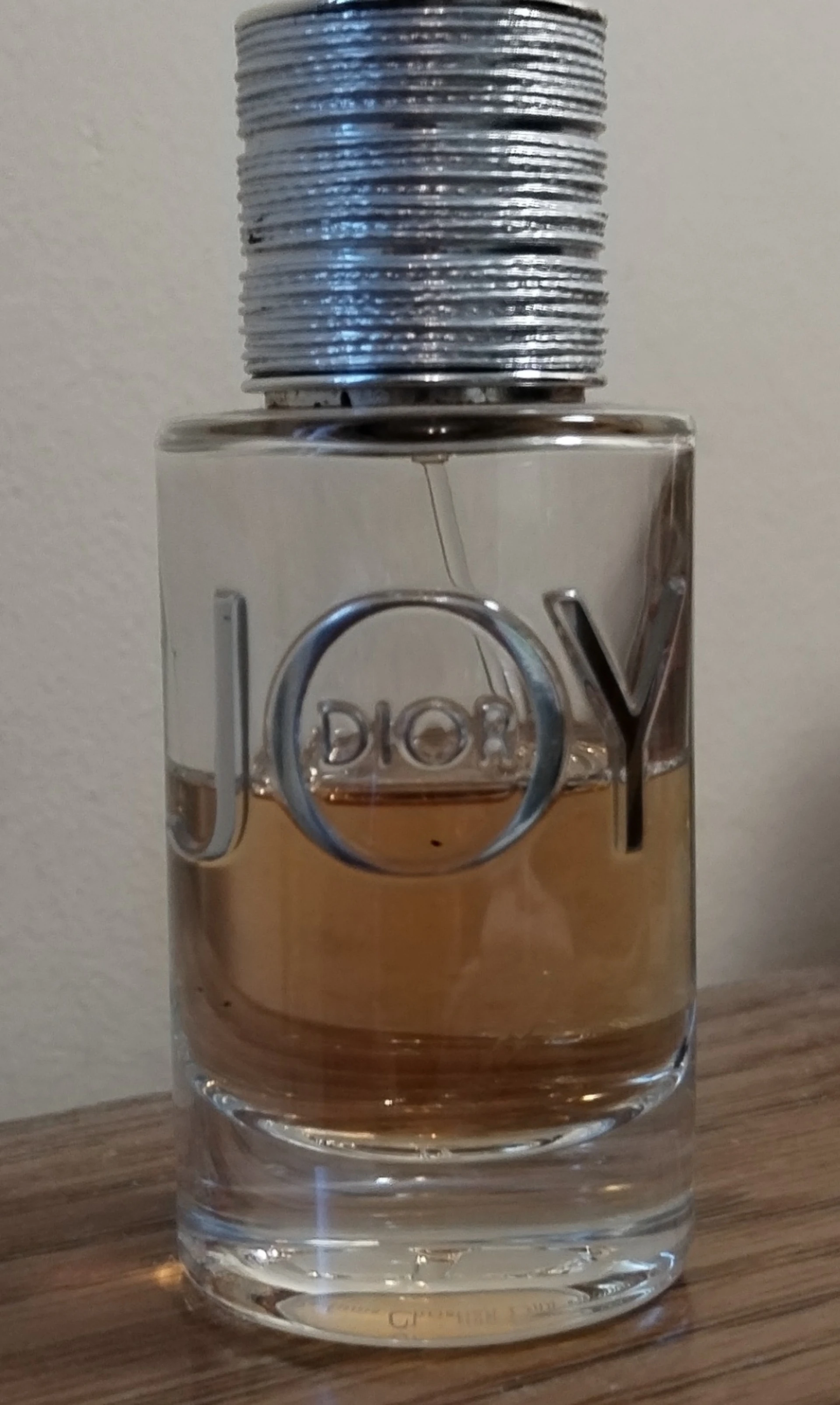 Dior Joy EDP üvegében
