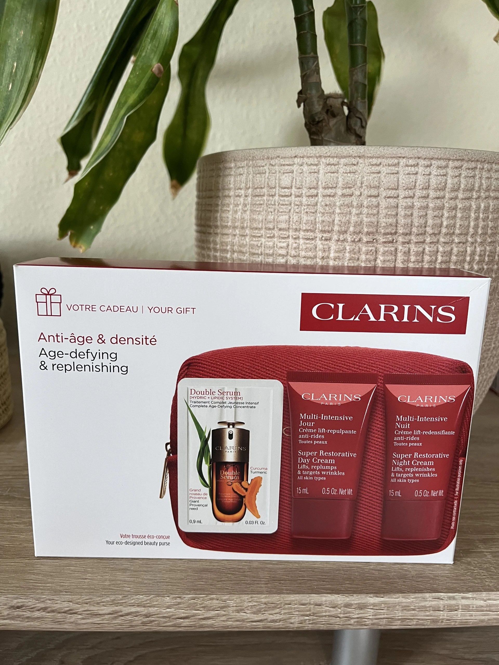Clarins Super Restorative Éjszakai és Nappali Arcápoló Minden Bőrtípusra