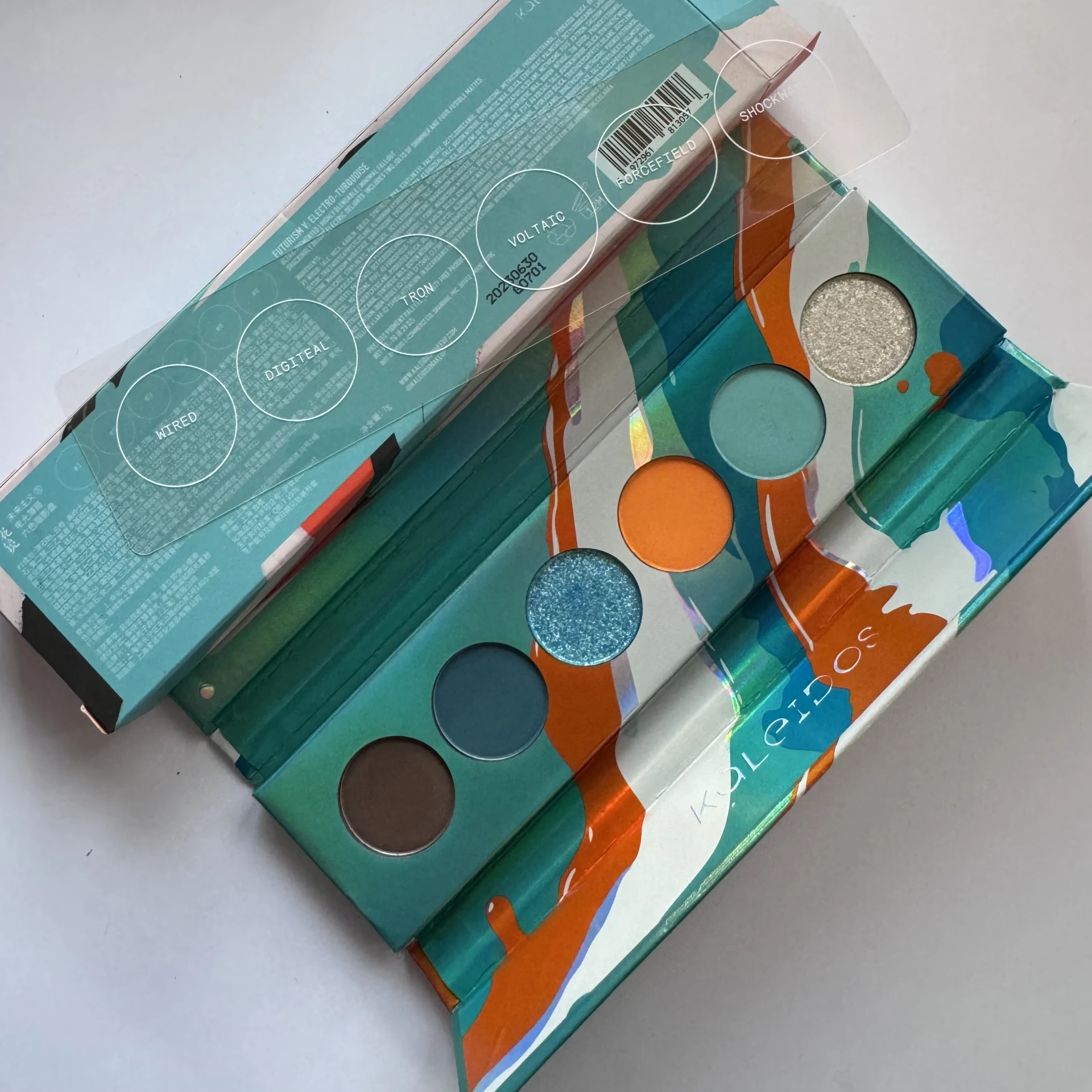 Kaleidos Futurism V: Electro-Turquoise Szemhéjpúder Paletta