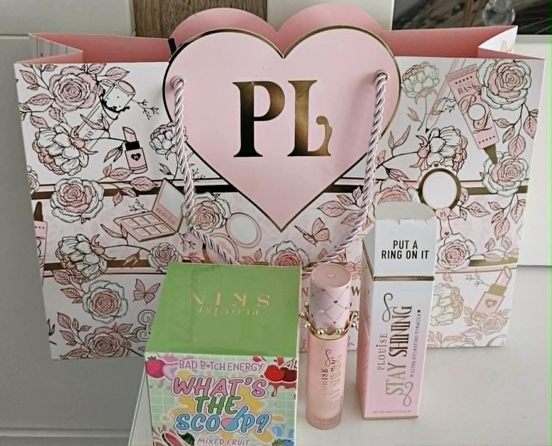 P. Louise lip gloss és testradir