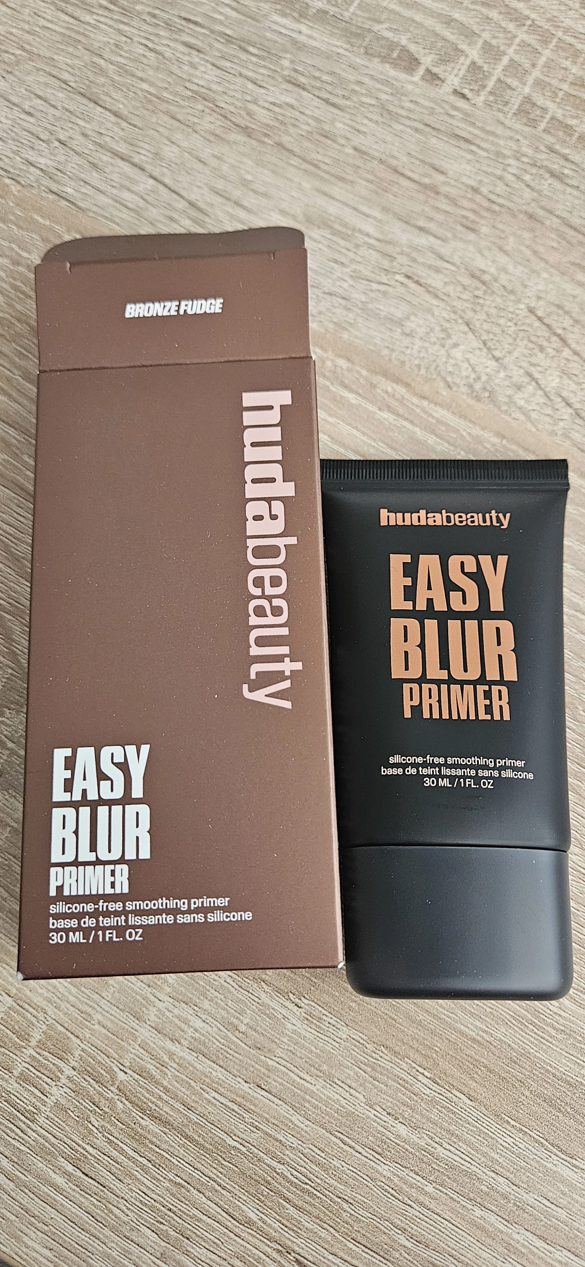 HUDA BEAUTY Easy Blur Primer - Bronze Fudge