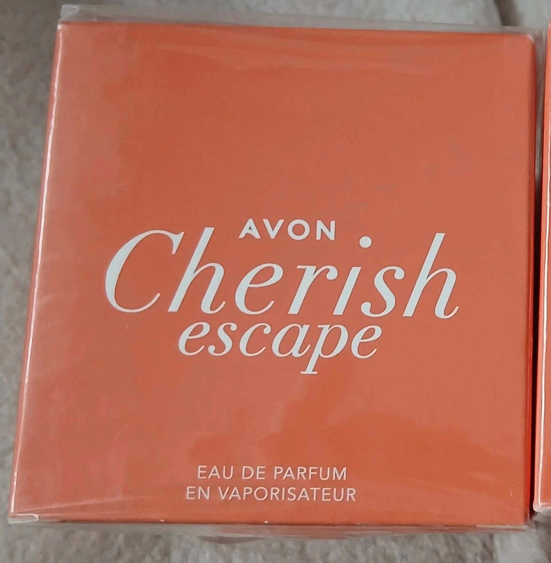 Ritka! Avon Cherish Escape parfüm eladó