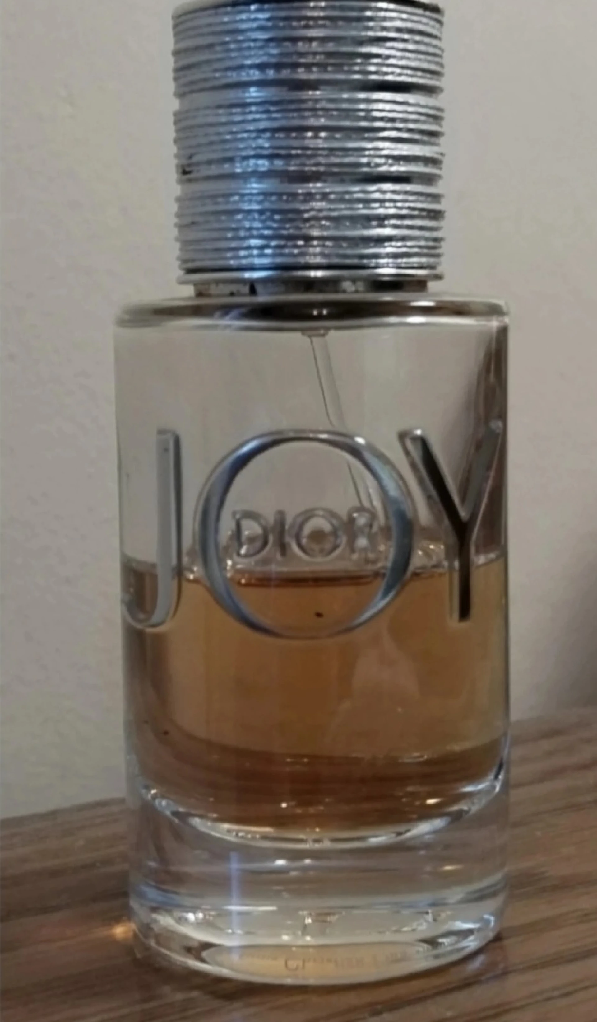 Dior Joy EDP üvegében