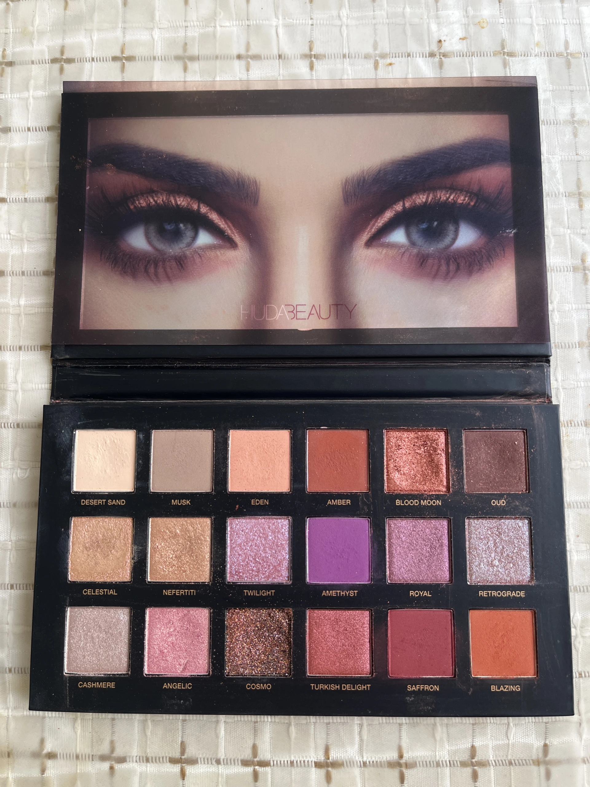 Huda Beauty Desert Dusk Paletta