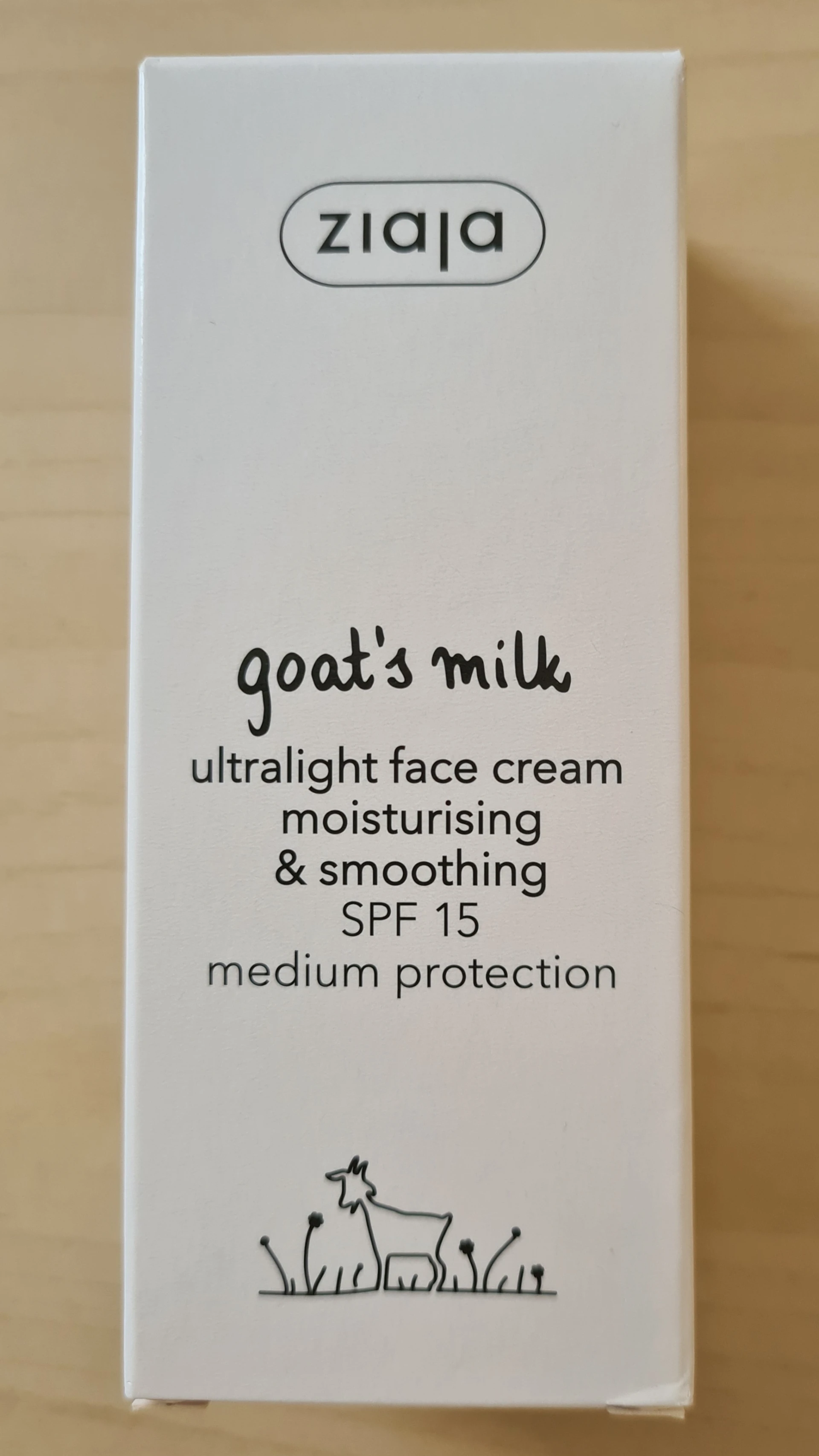 Arckrém ZIAJA Kecsketej simító nappali krém SPF15 Ultra Light Formula 50 ml