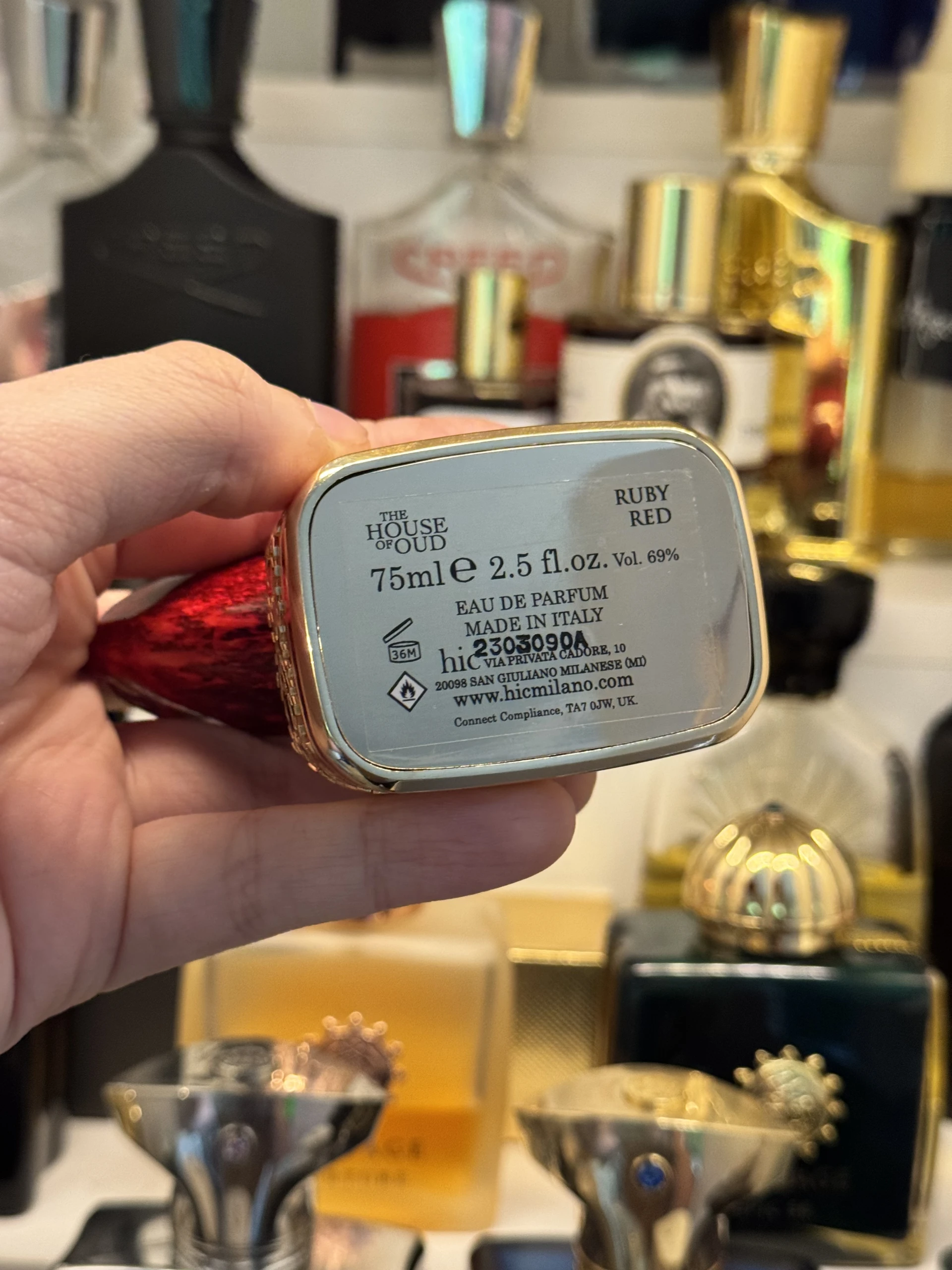 Üvegben! The House of Oud Ruby Red