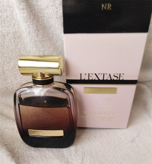 Nina Ricci L’Extase parfümszóróban* eladó