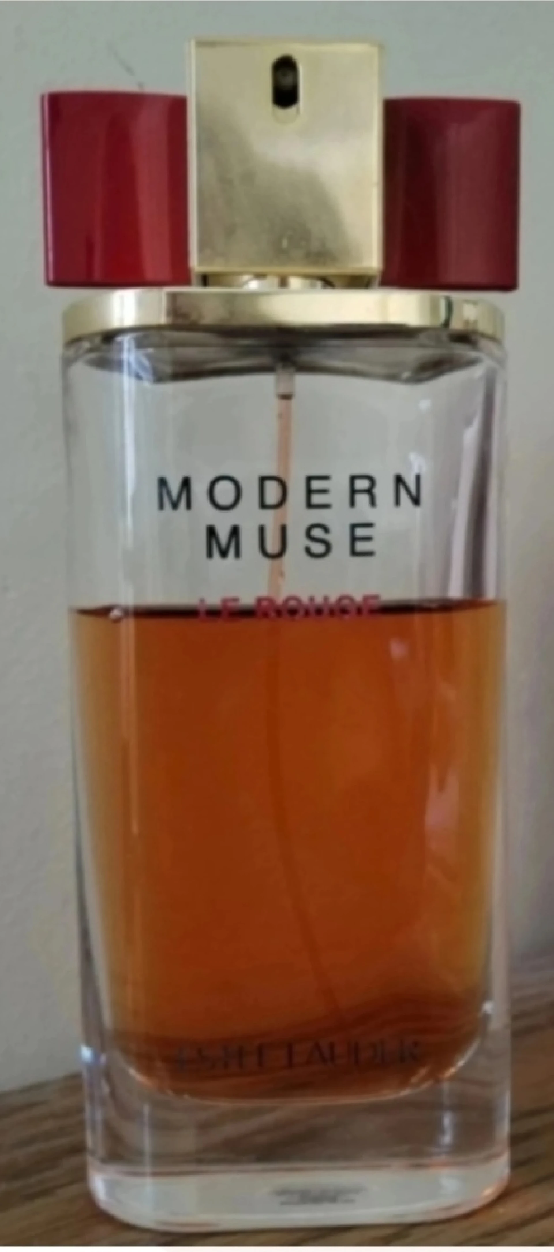 RITKASÁG ! Estée Lauder Modern Muse Le Rouge EDP