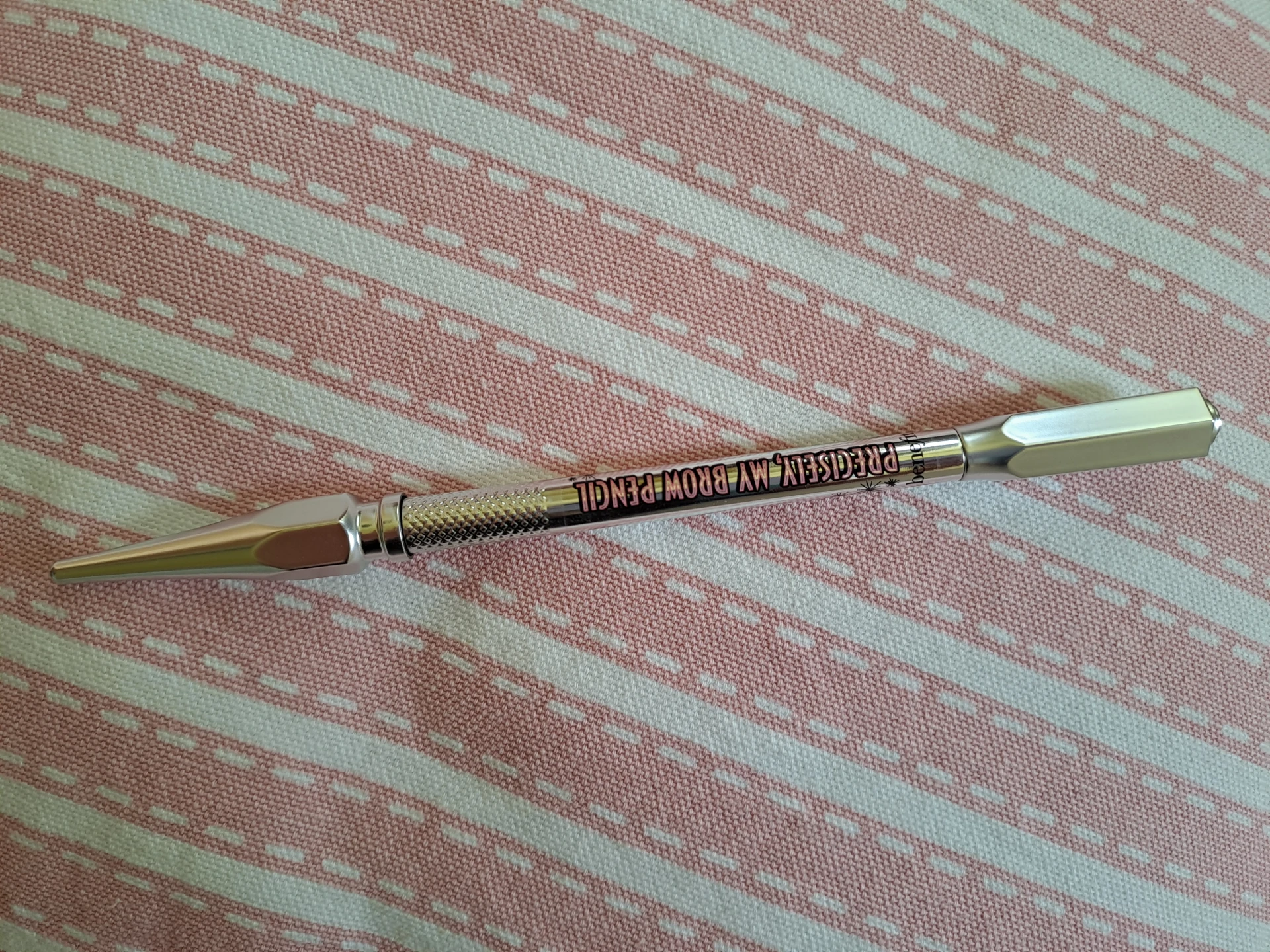 Benefit szemöldökceruza Deep Brown