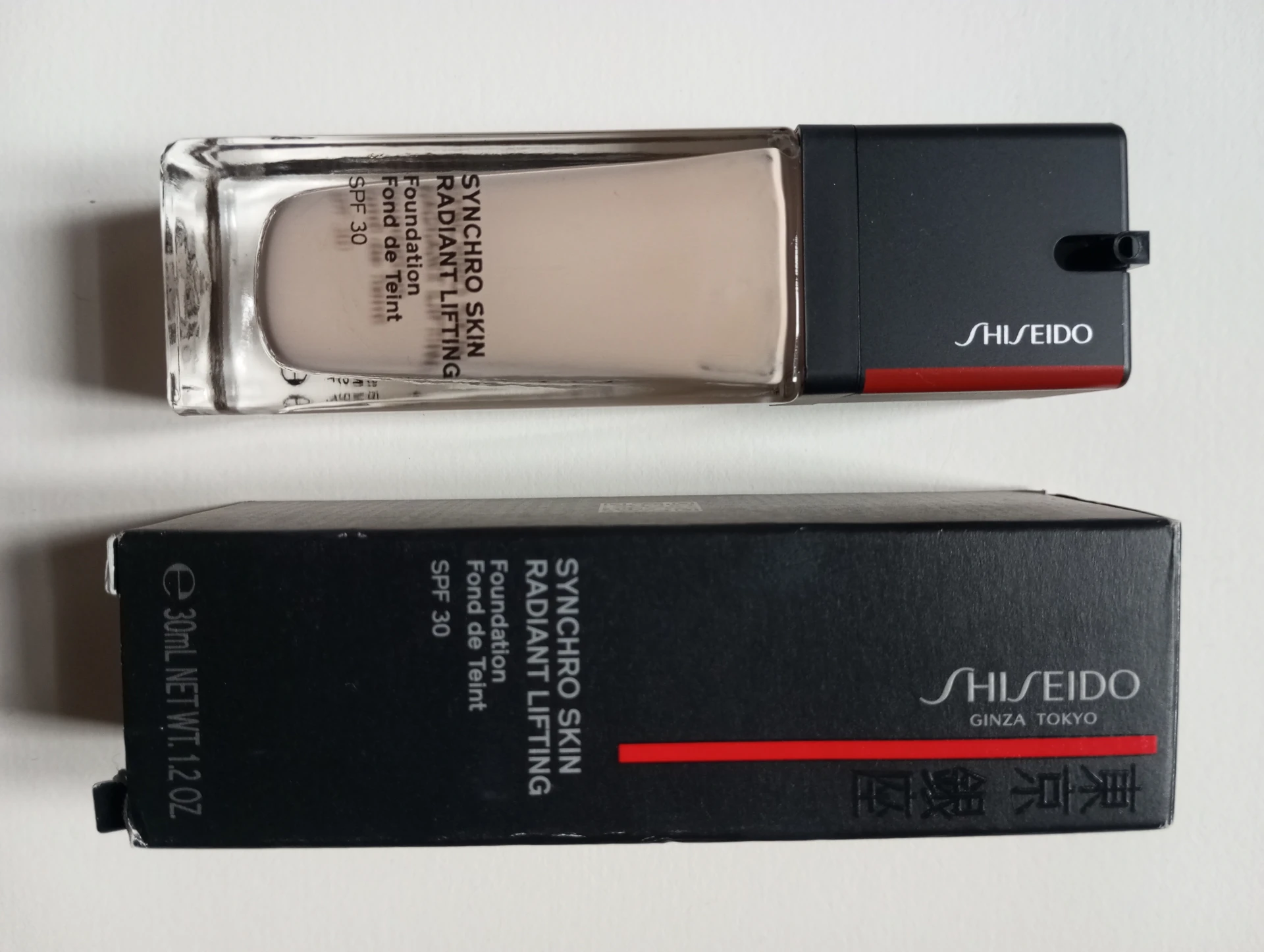 Shiseido Synchro Skin Radiant Lifting Foundation SPF30 110