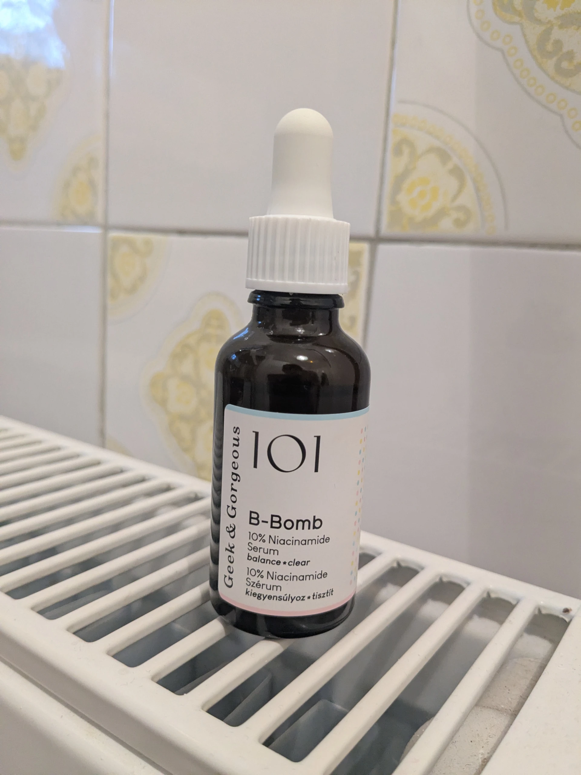 Geek and gorgeous B-bomb Niacinamide szérum