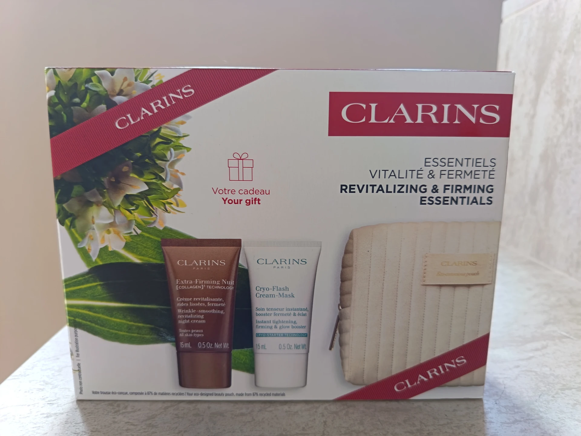 Clarins neszesszer minikkel