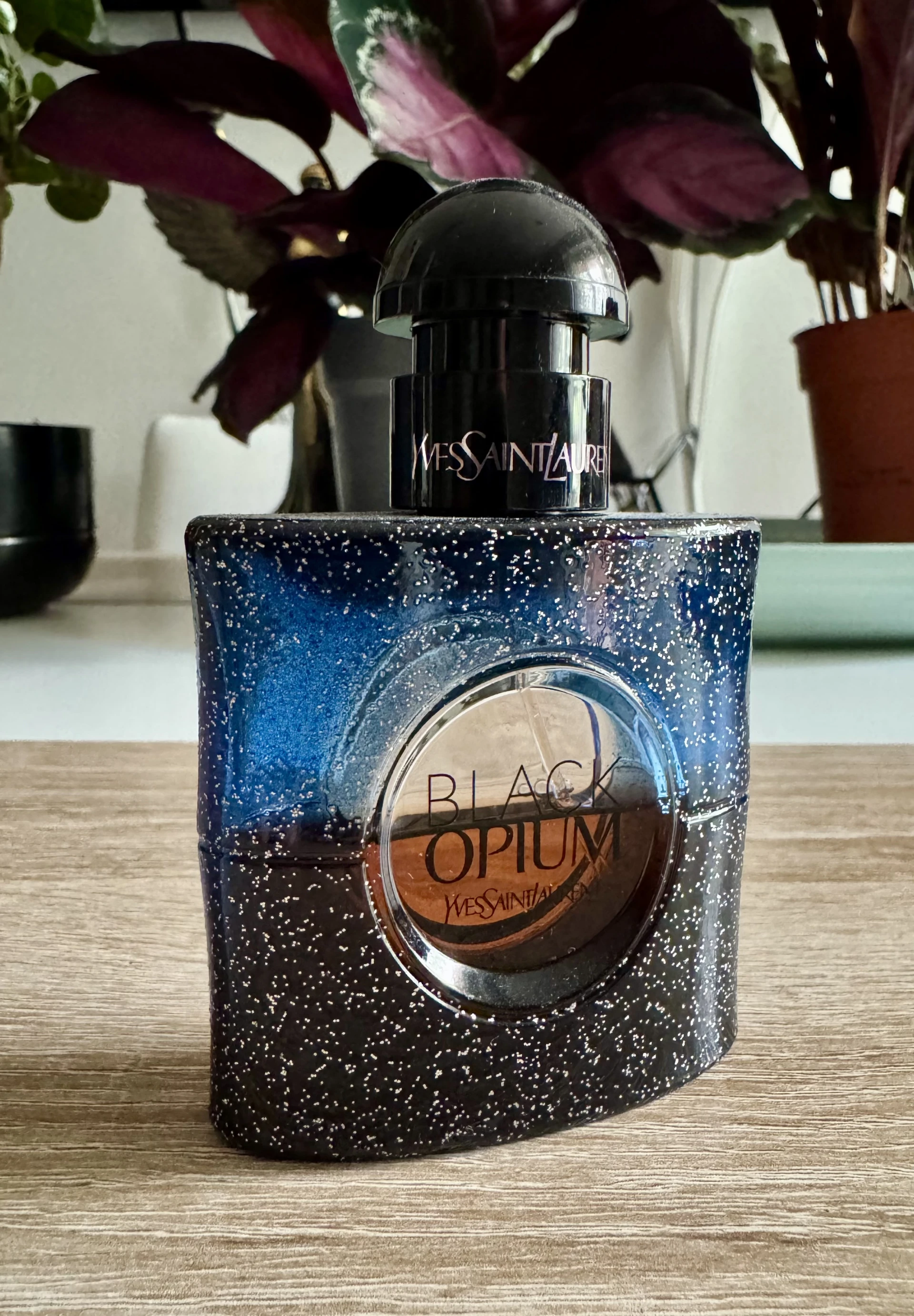Üvegében, Yves Saint Laurent Black Opium Intense