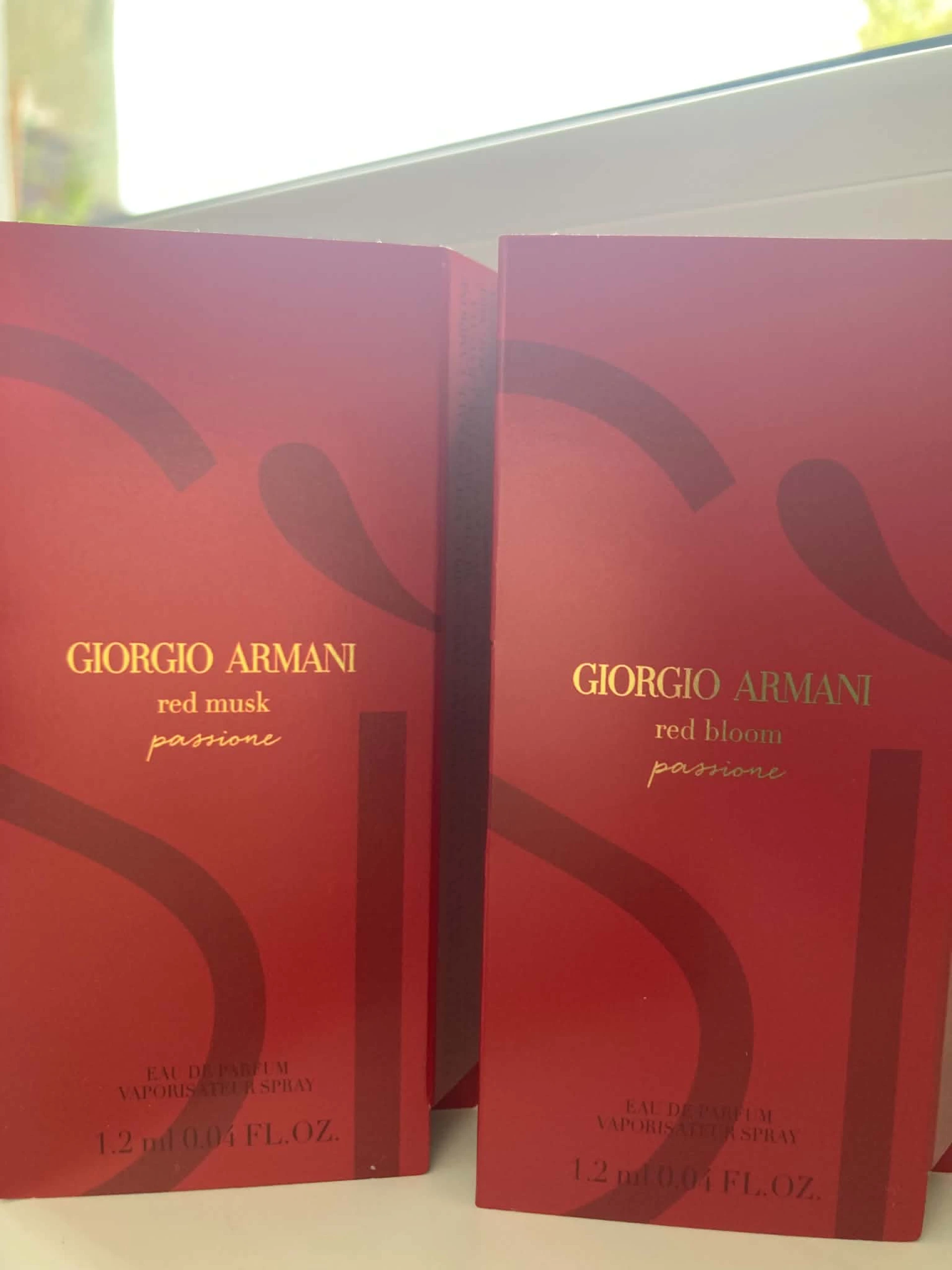 Sí Passione Red Bloom és Red Musk minták