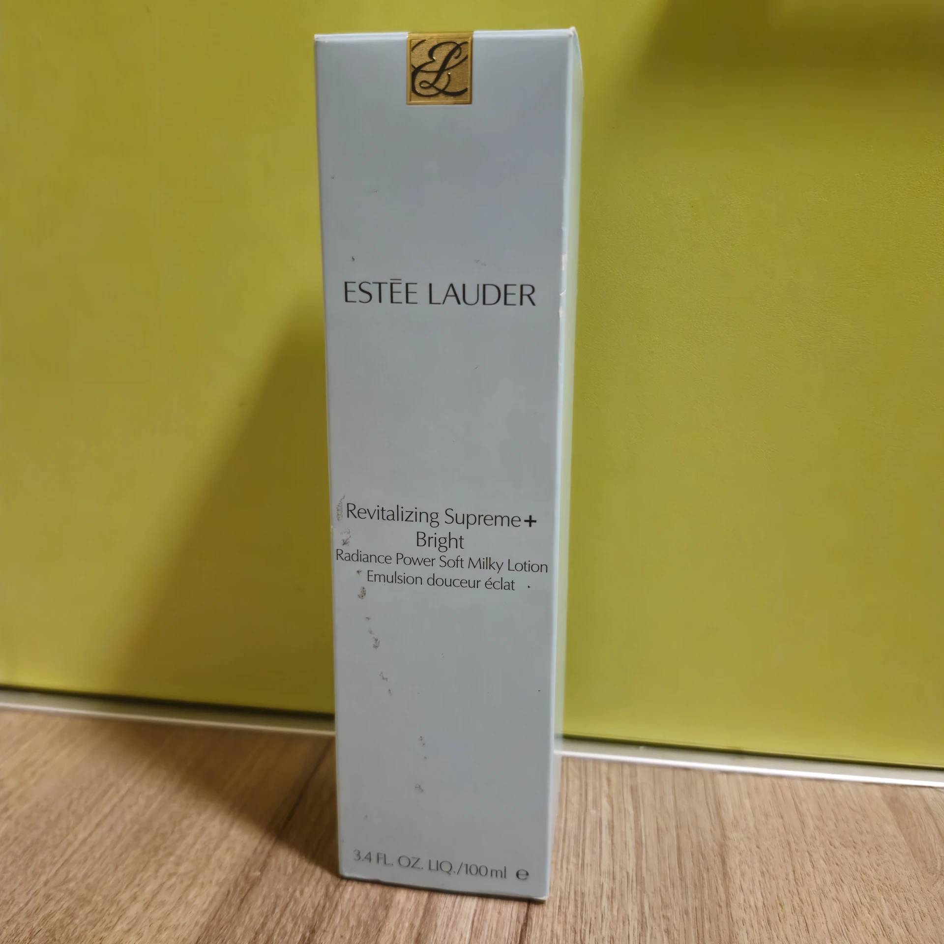 Estée Lauder Revitalizing Supreme Bright bőregységesítő lotion
