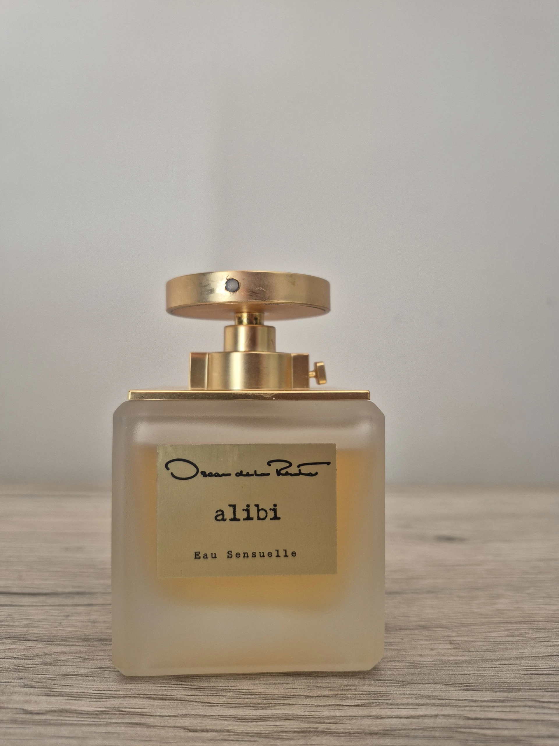 Oscar de la Renta Alibi Sensuelle