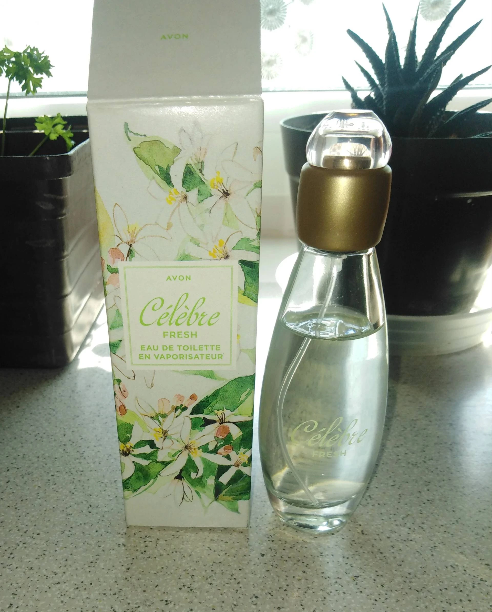 Avon Célèbre Fresh parfüm eladó
