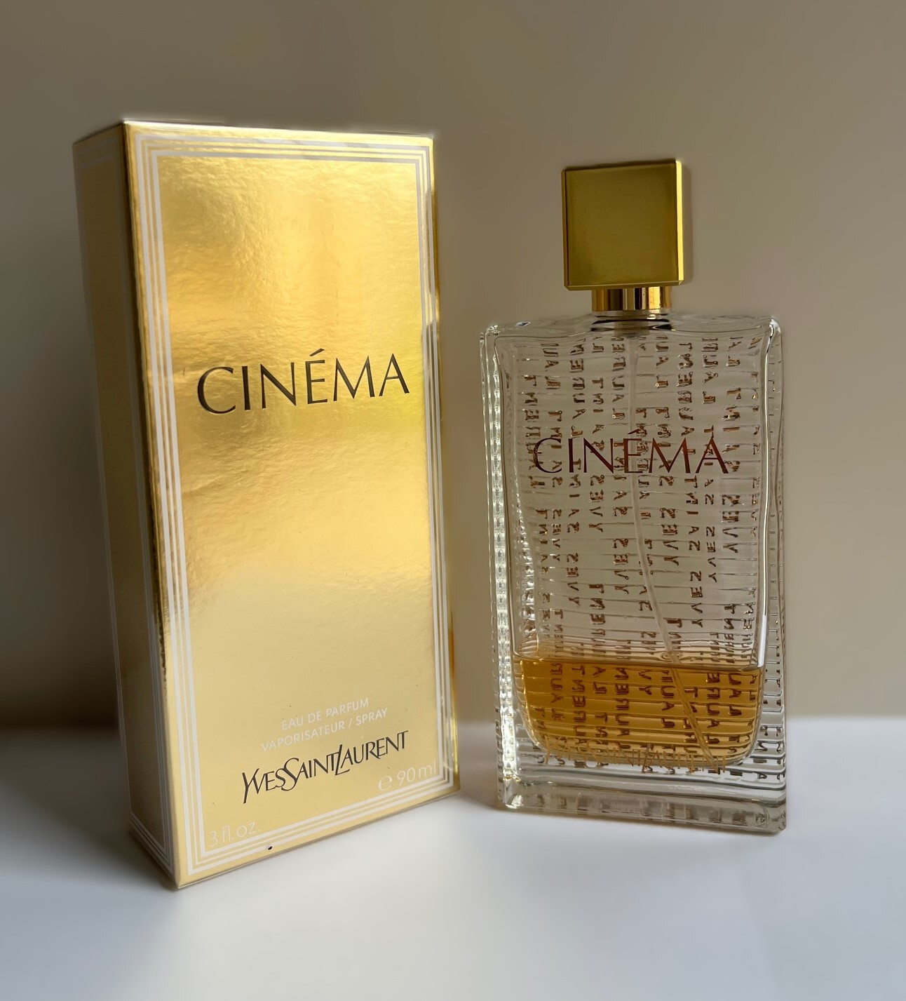 Üvegében! Yves Saint Laurent Cinema