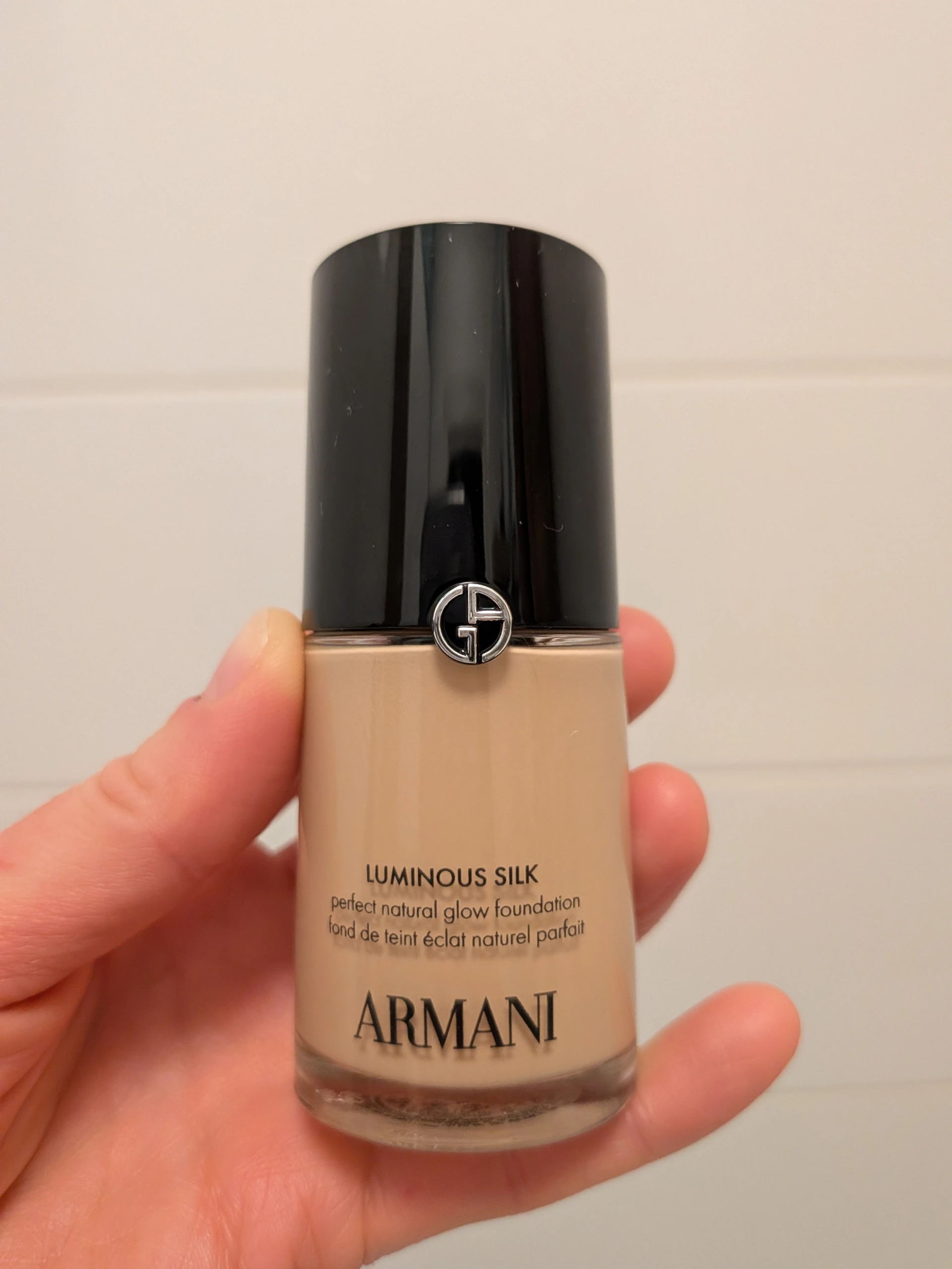 Eladò Armani alapozò