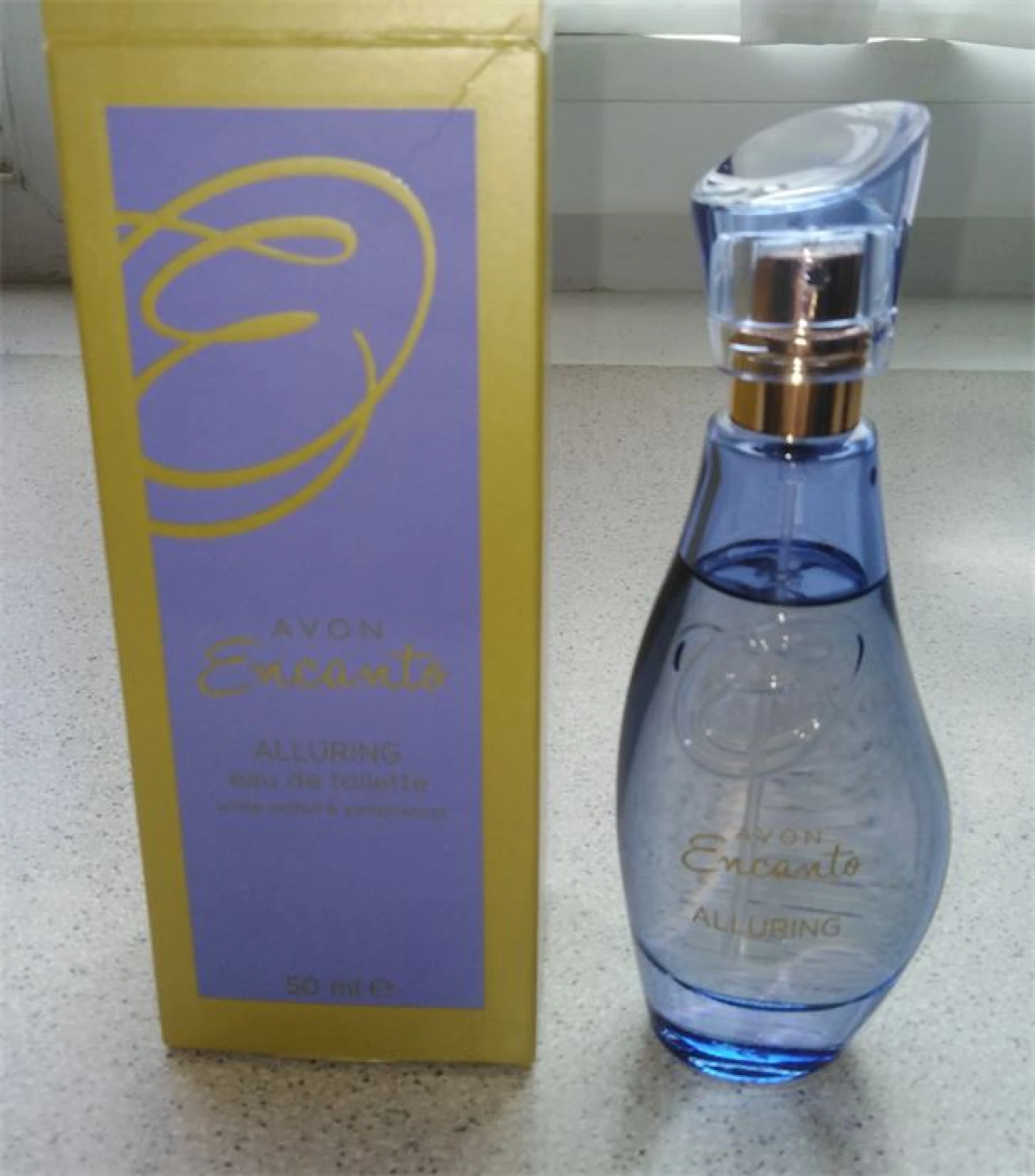 Avon Encanto Alluring parfüm eladó