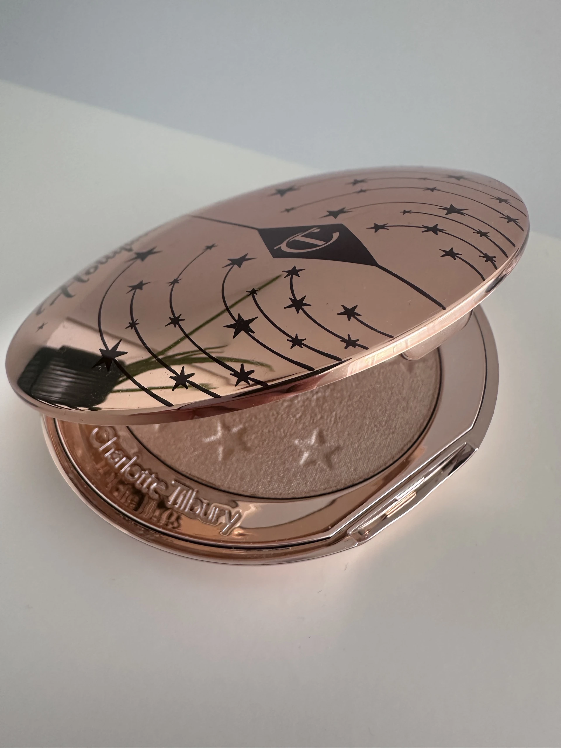 Charlotte tilbury Glow glide face architect highlighter moodlit Glow