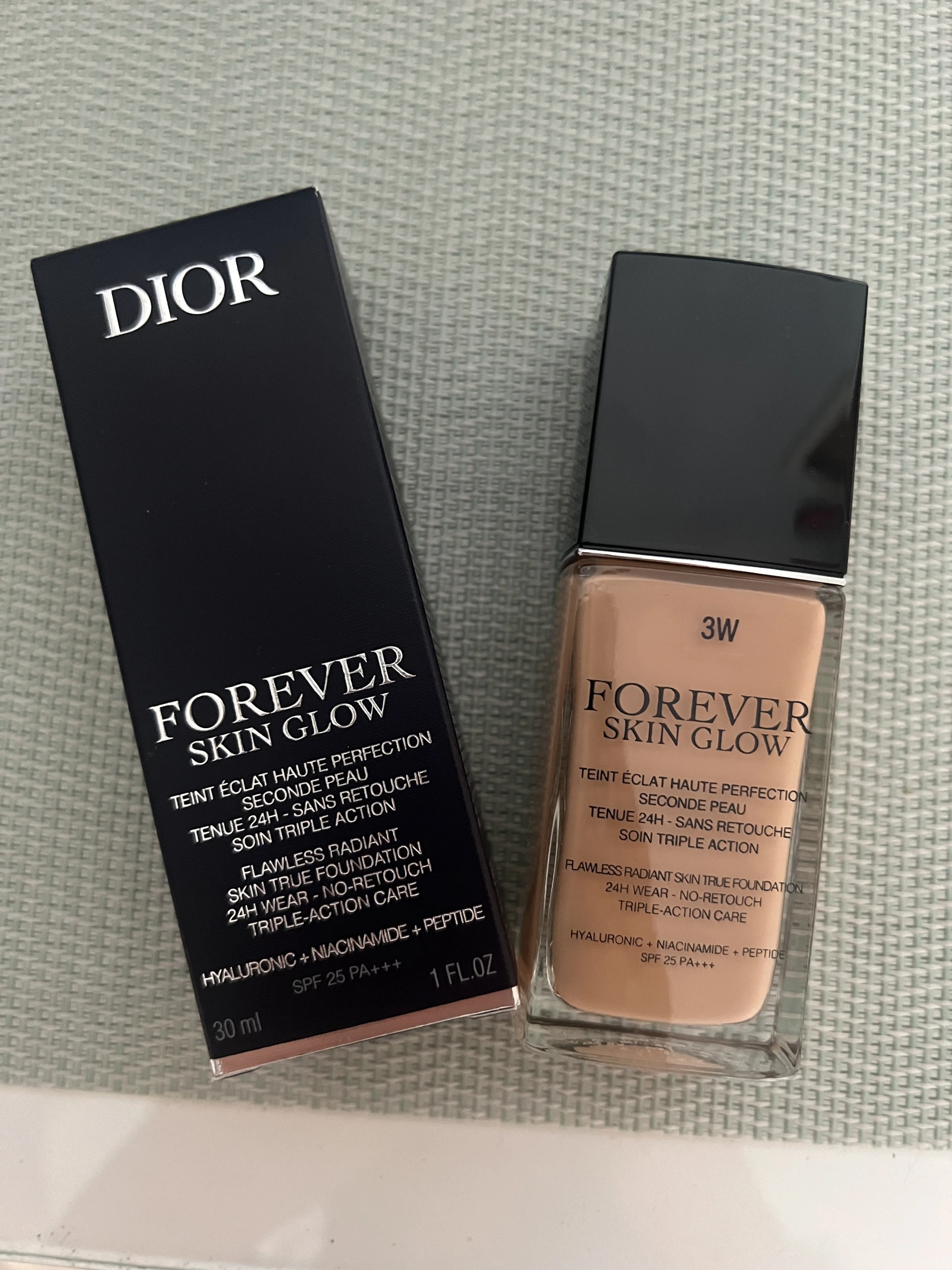 Dior Forever skin glow w3 alapozó