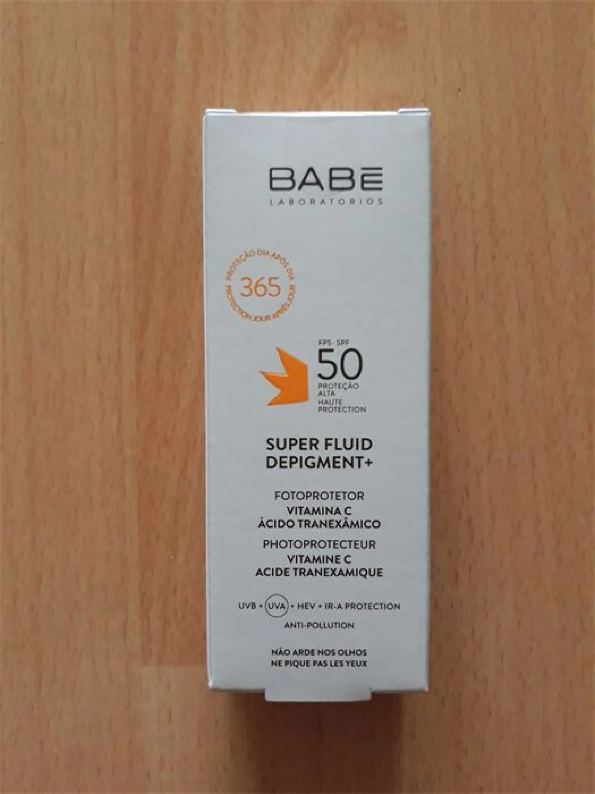 Babé Super Fluid Depigment+ Fényvédő SPF50