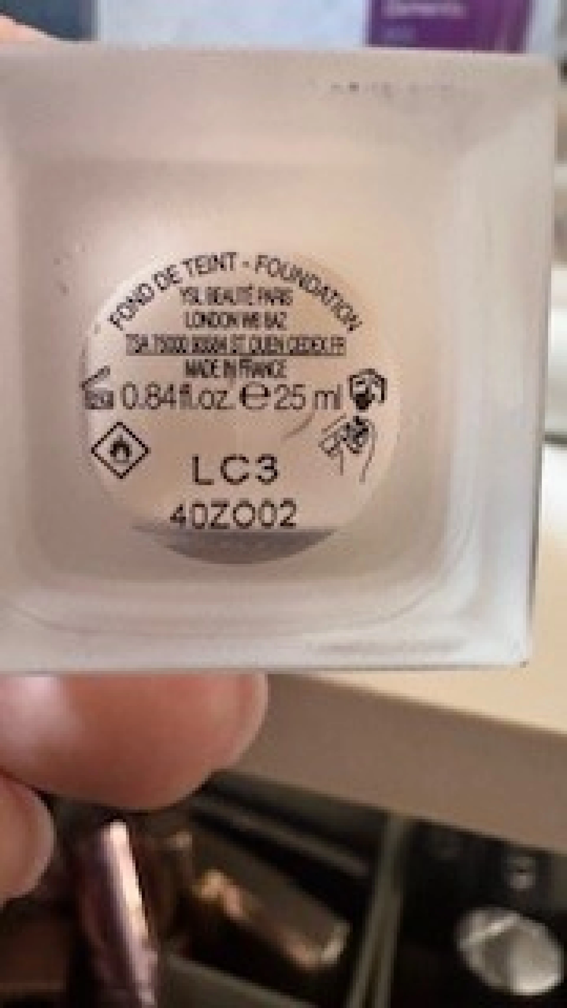 YSL All Hours alapozó (LC3) SPF39/PA+++