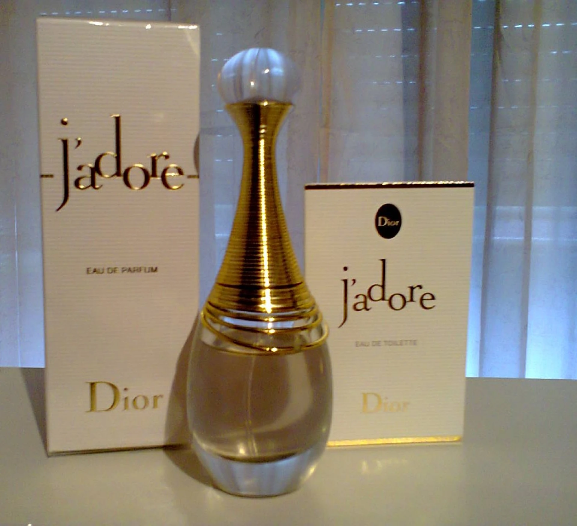 Dior J'adore EDP üvegében, dobozával 30 ml/25 ml