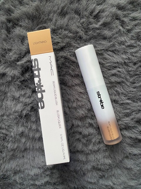 MAC Strobe Beam Liquid Blush (lightning)