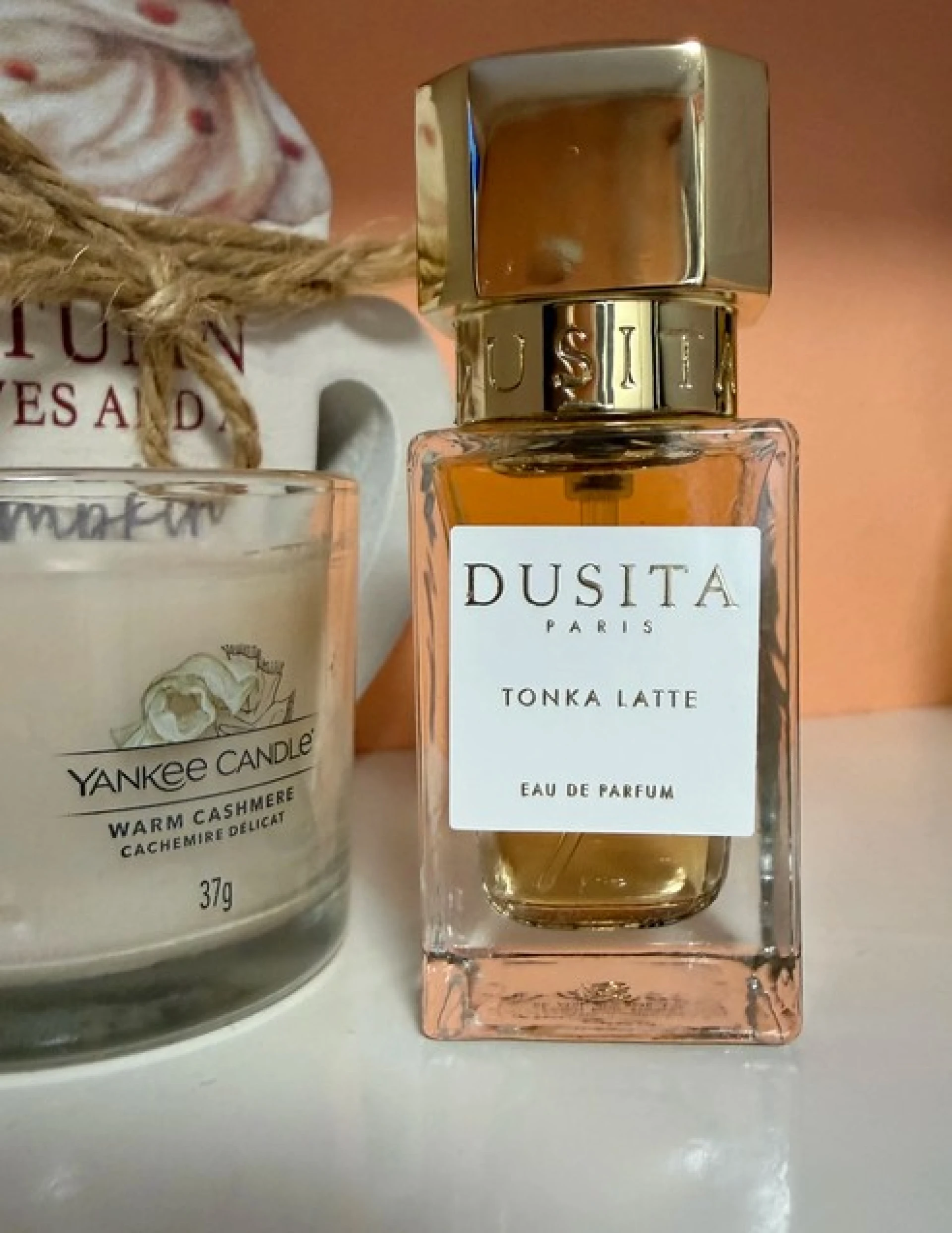 Dusita Tonka Latte dekant