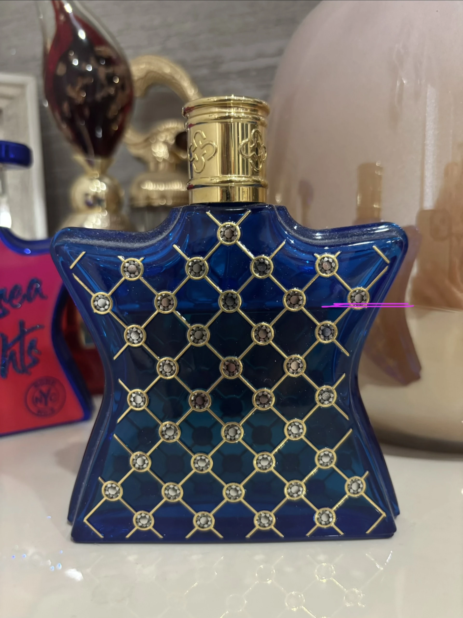 Eladó Bond no9 NoMad