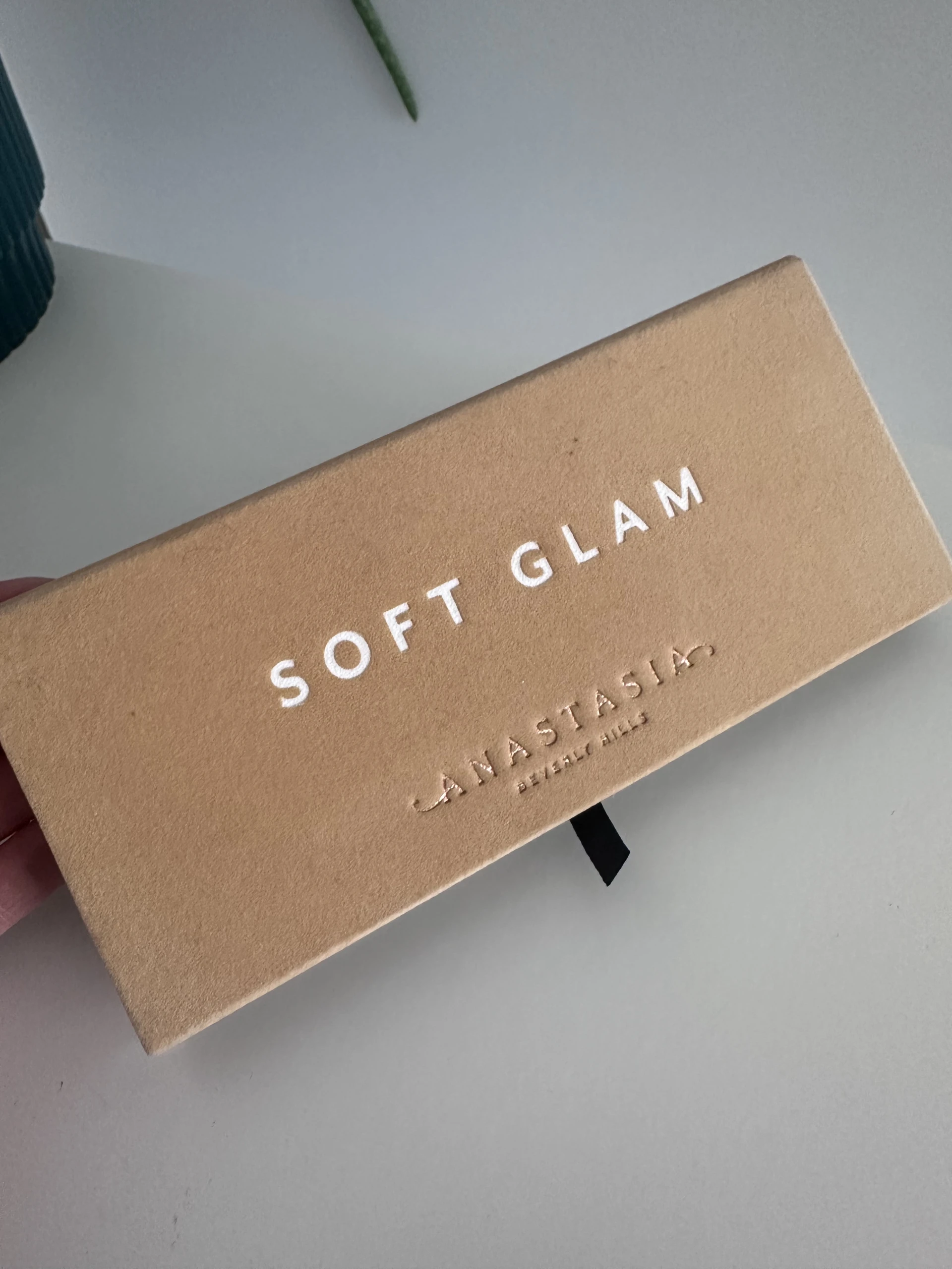 Anastasia Beverly hills Soft Glam Eyeshadow Palette