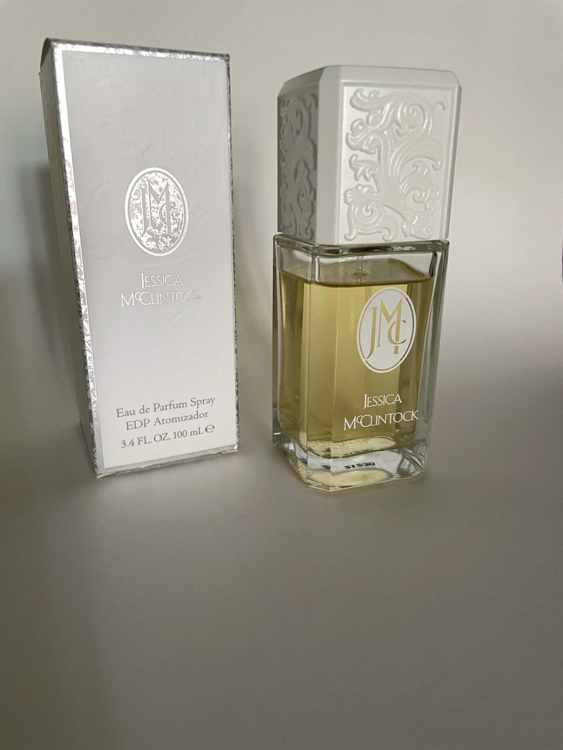 Jessica McClintock EDP üvegében ritkaság
